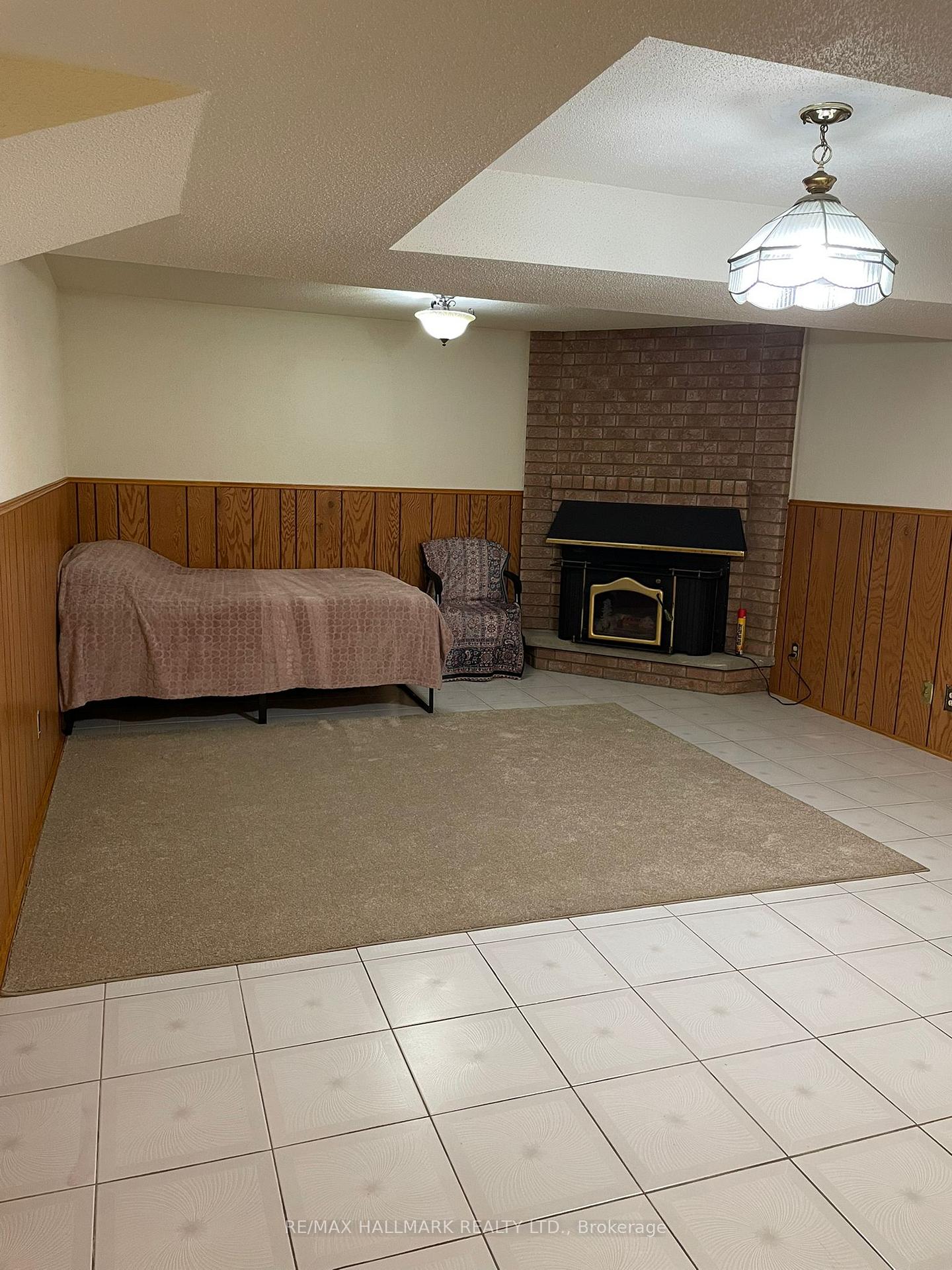 Photo 3 of Unit Lower, 117 White Boulevard, Vaughan, Brownridge — HOMEH