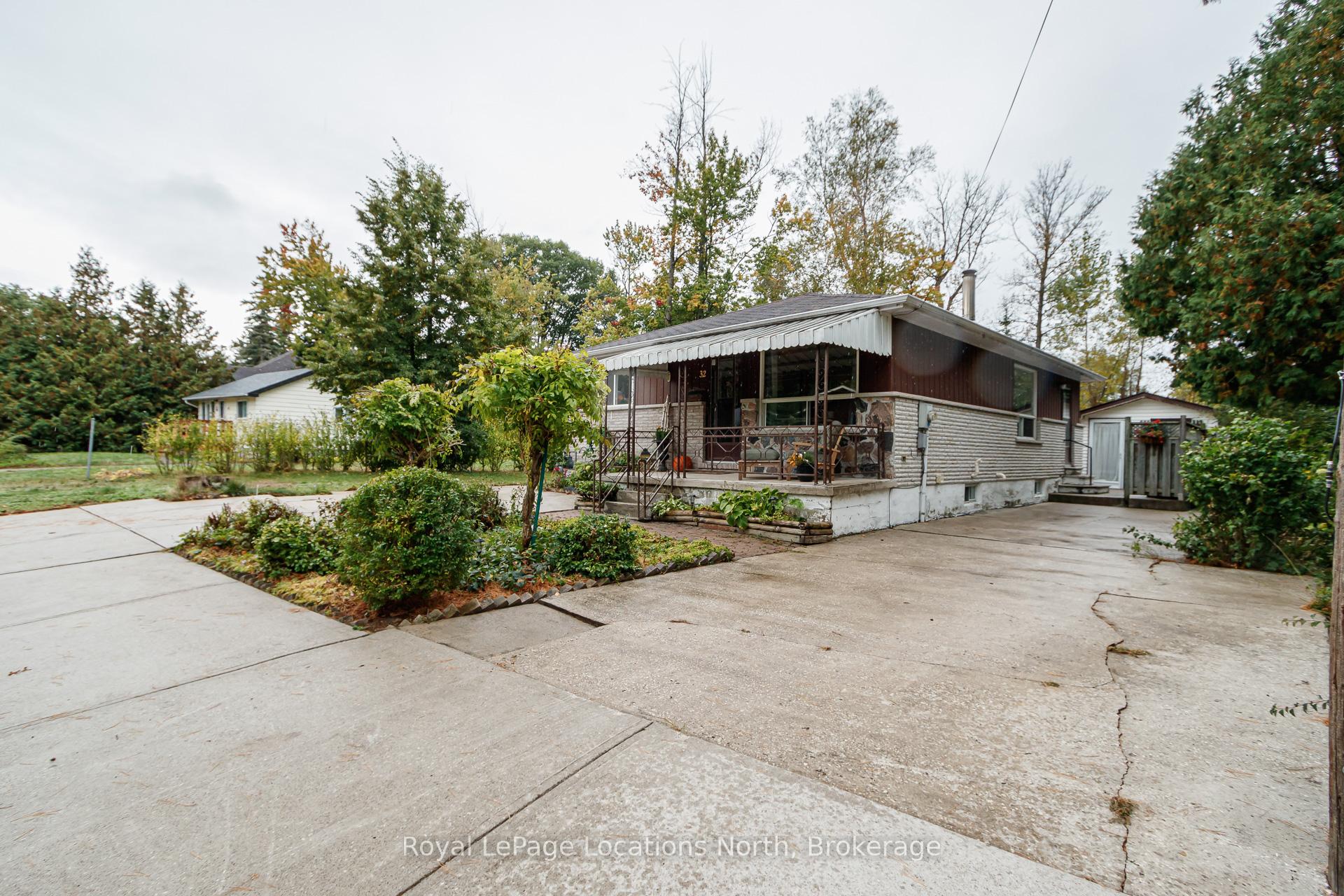 Photo 3 of 32 57th Street S, Wasaga Beach — HOMEH