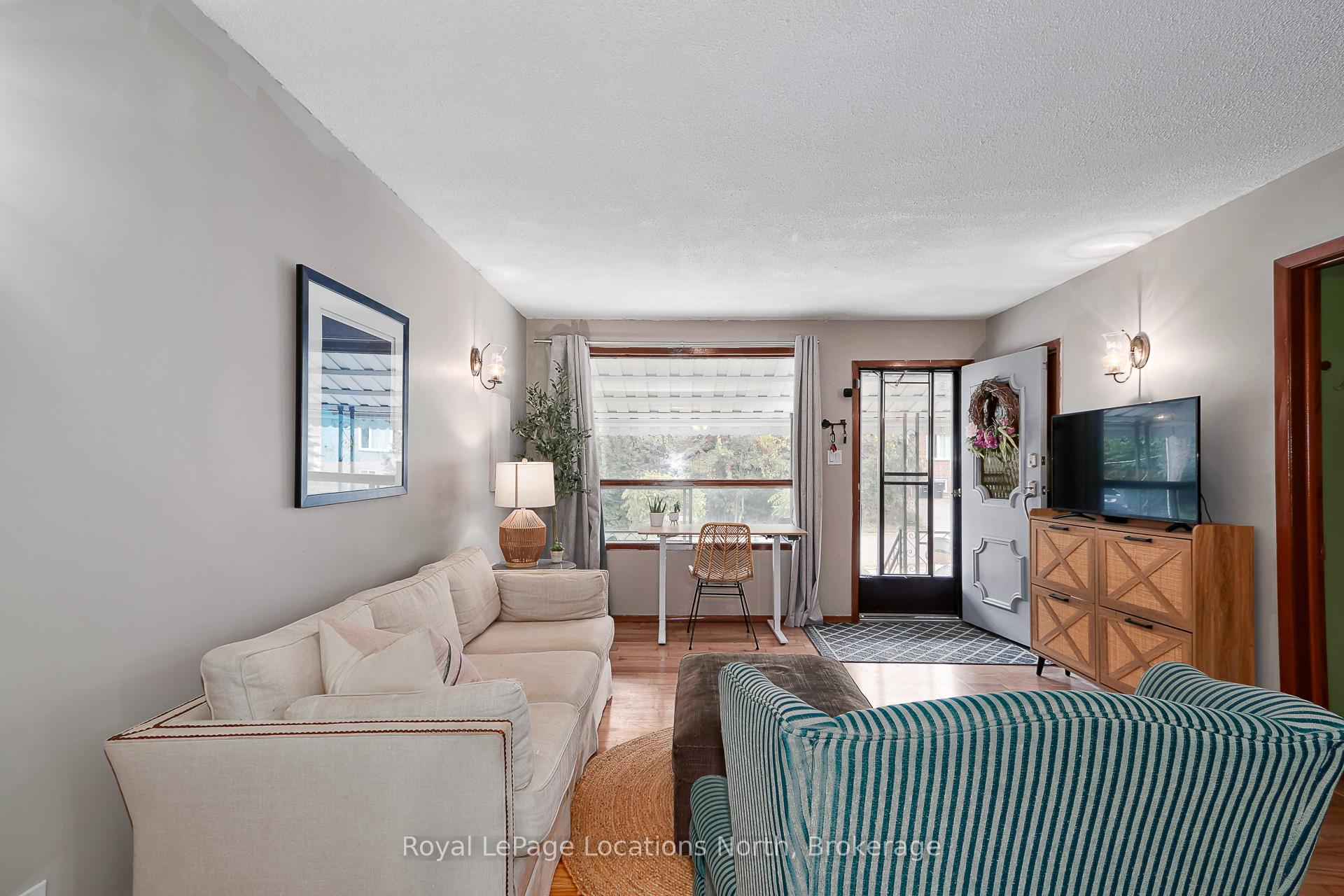 Photo 7 of 32 57th Street S, Wasaga Beach — HOMEH