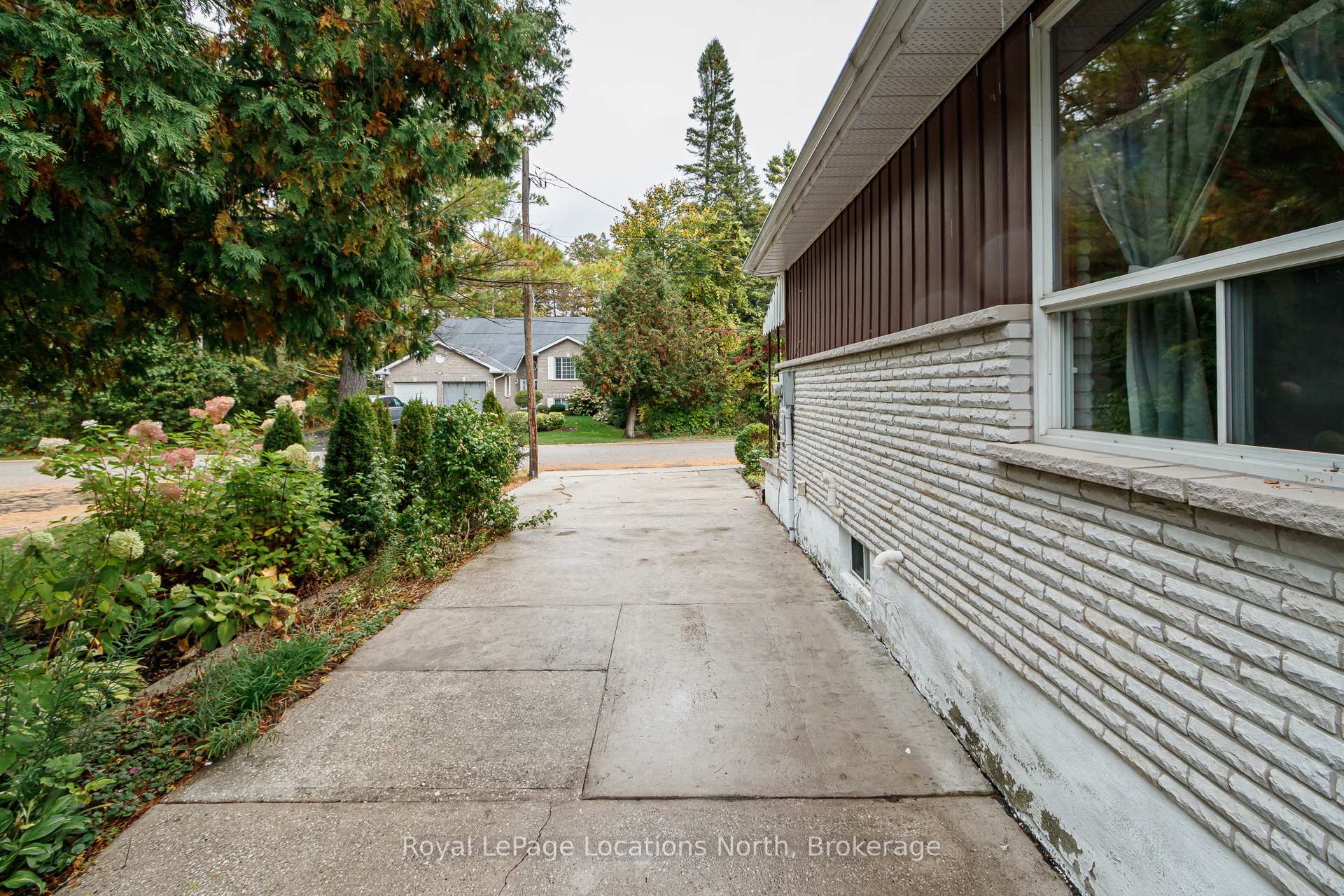 Photo 22 of 32 57th Street S, Wasaga Beach — HOMEH