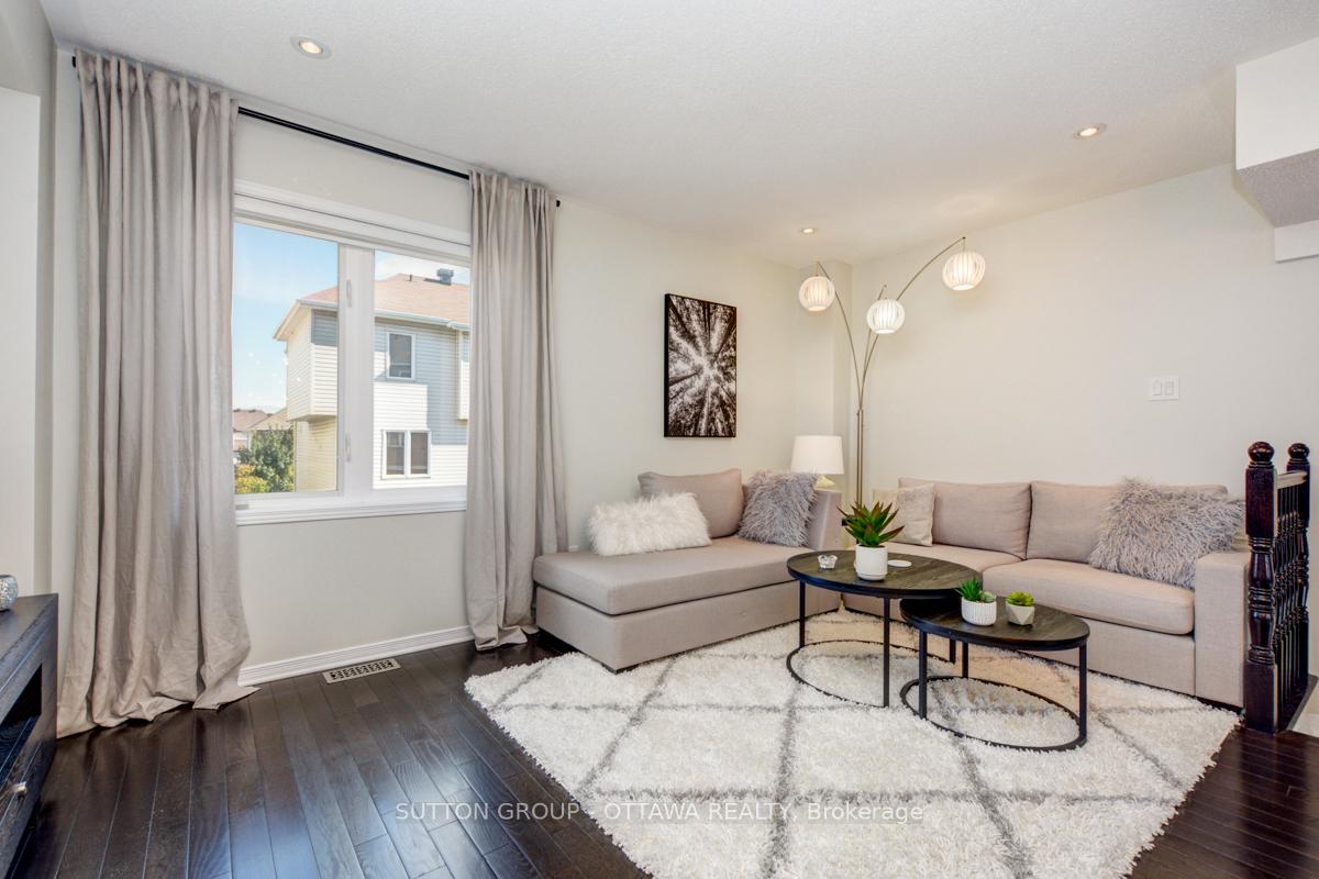 Photo 10 of 408 Sadar Private, Ottawa, Barrhaven - Cedargrove/Fraserdale — HOMEH