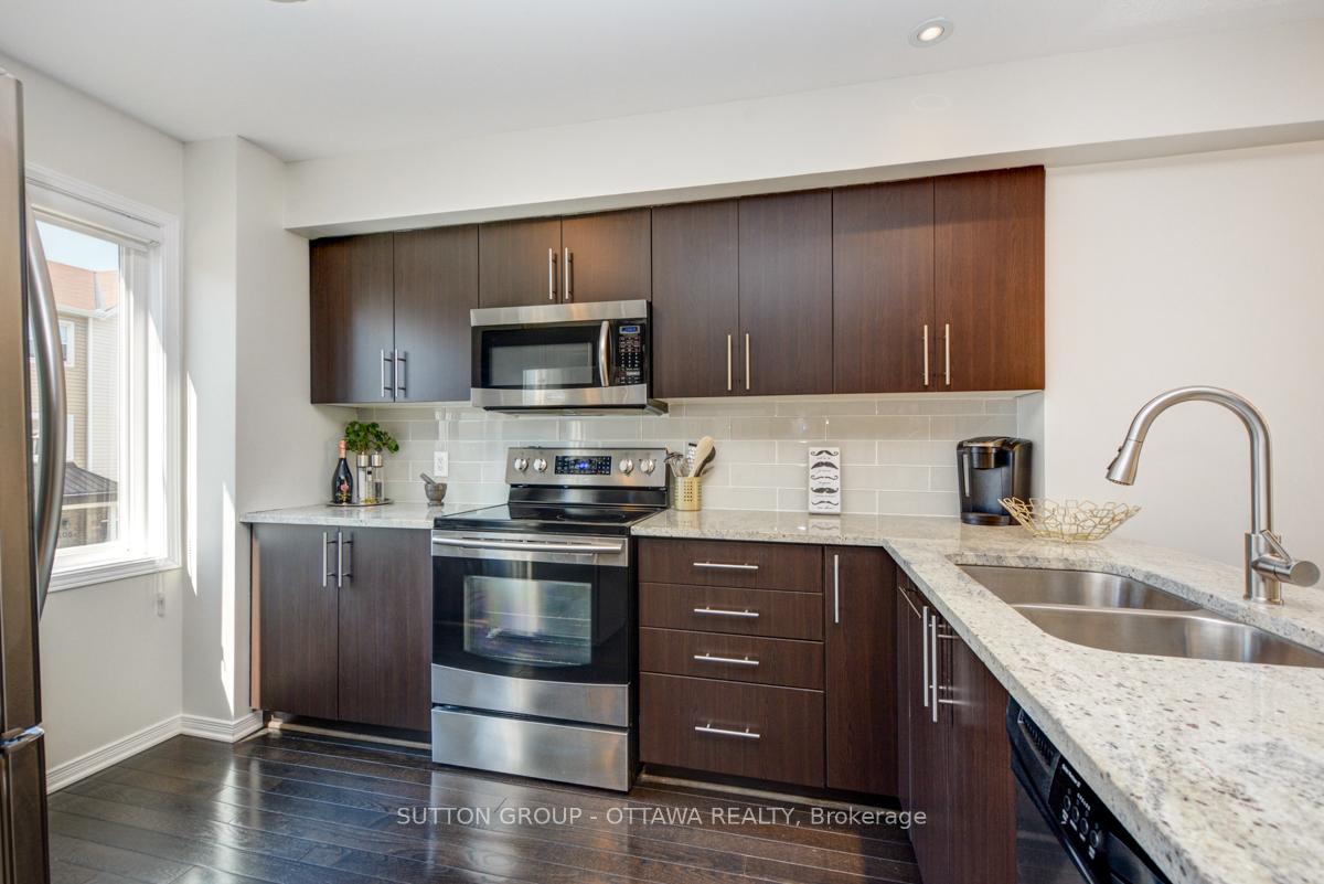 Photo 19 of 408 Sadar Private, Ottawa, Barrhaven - Cedargrove/Fraserdale — HOMEH