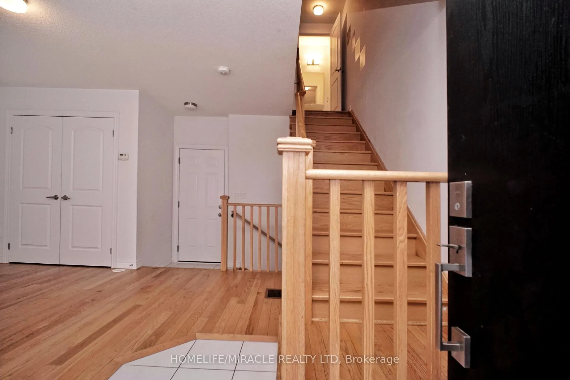 Photo 3 of 59 Sorbara Way, Whitby, Brooklin — HOMEH