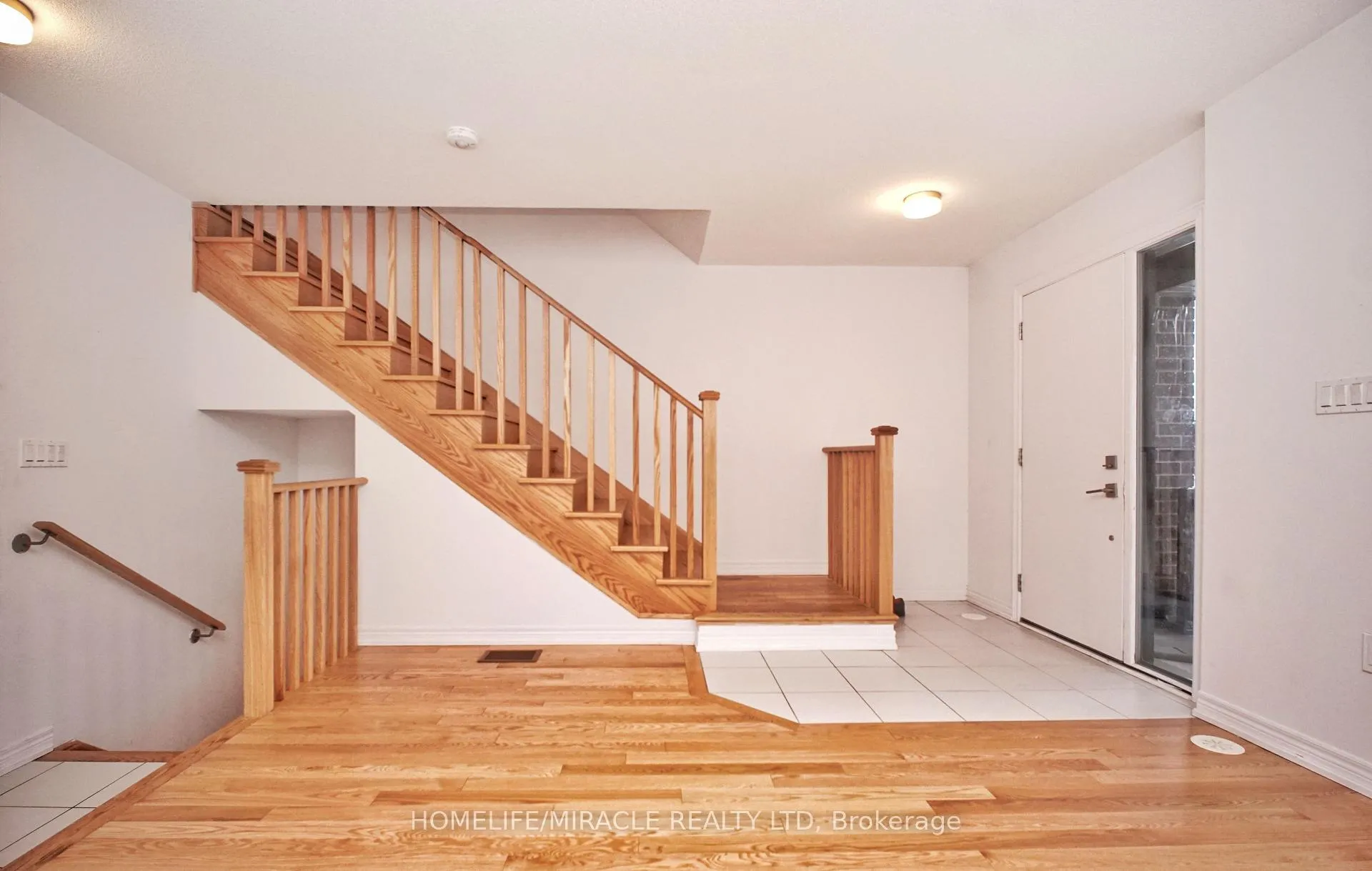 Photo 4 of 59 Sorbara Way, Whitby, Brooklin — HOMEH