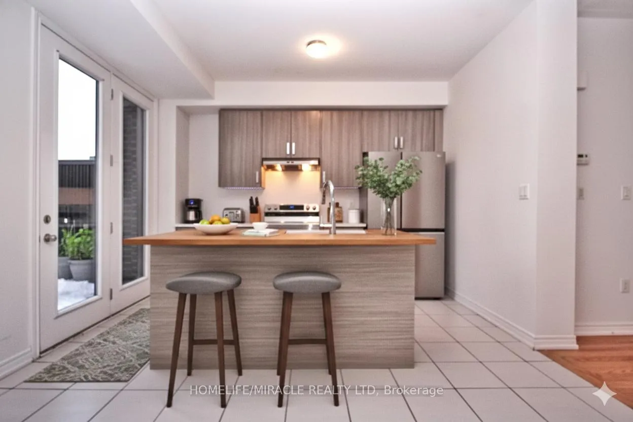 Photo 9 of 59 Sorbara Way, Whitby, Brooklin — HOMEH