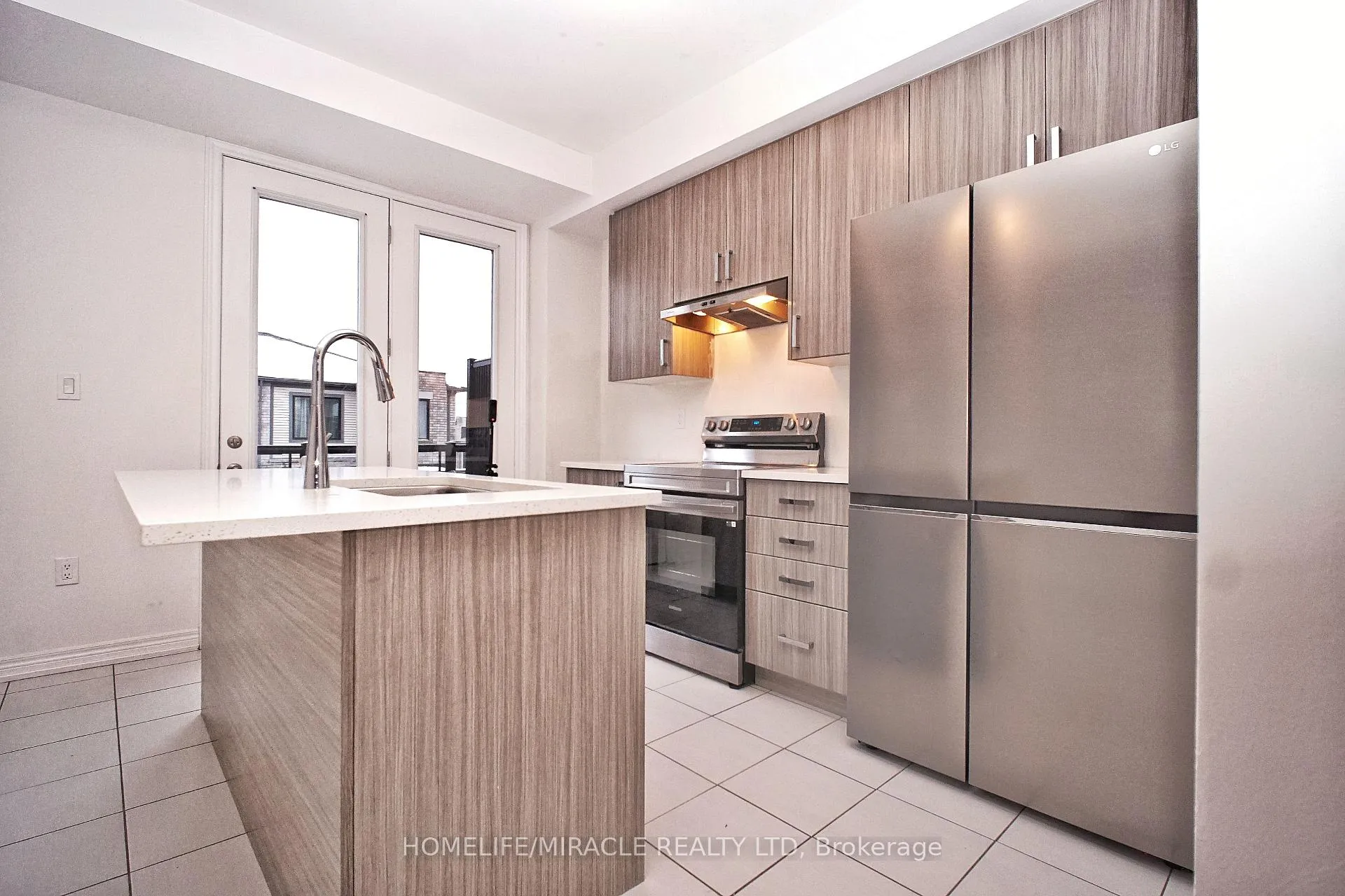Photo 14 of 59 Sorbara Way, Whitby, Brooklin — HOMEH
