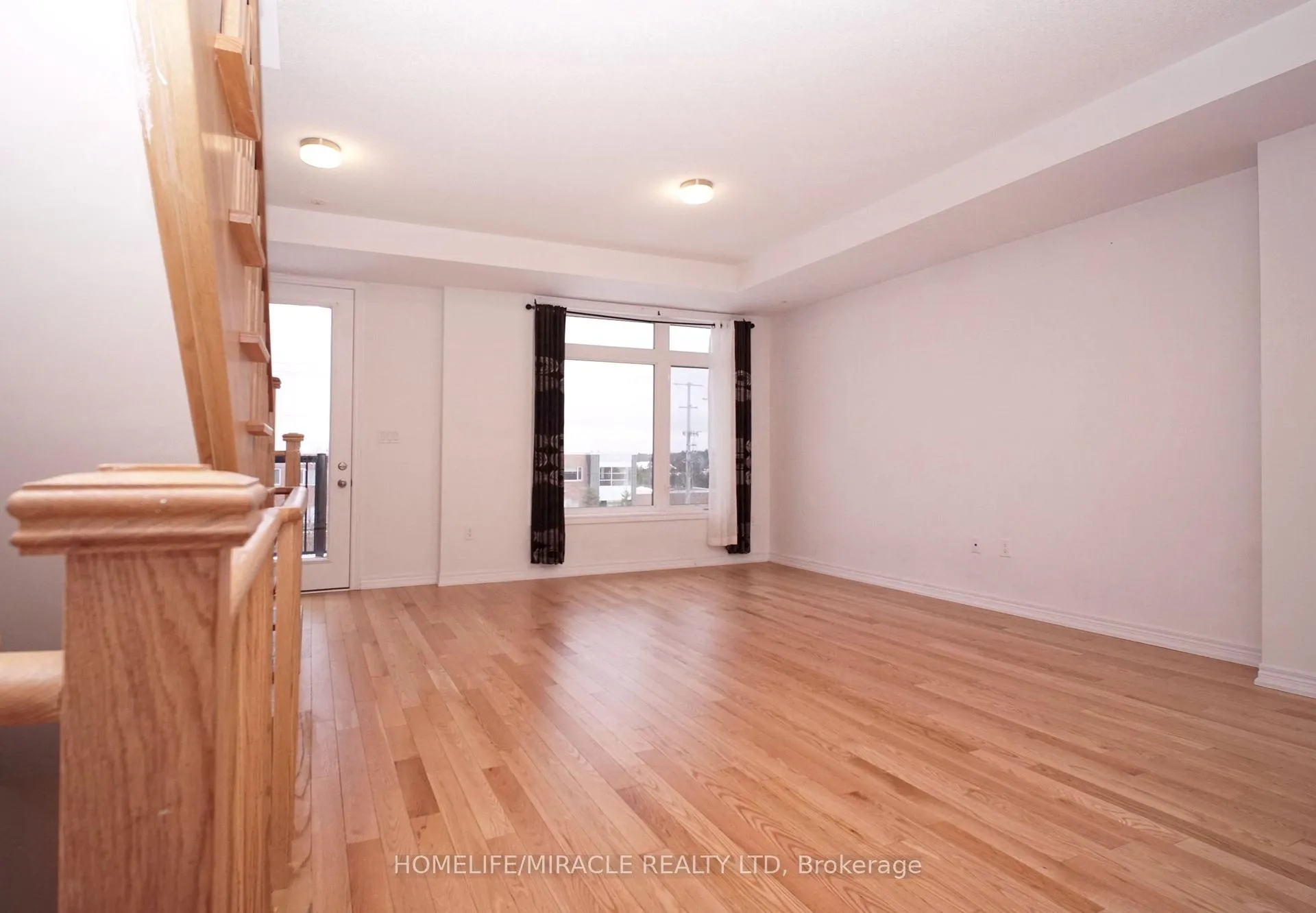 Photo 16 of 59 Sorbara Way, Whitby, Brooklin — HOMEH