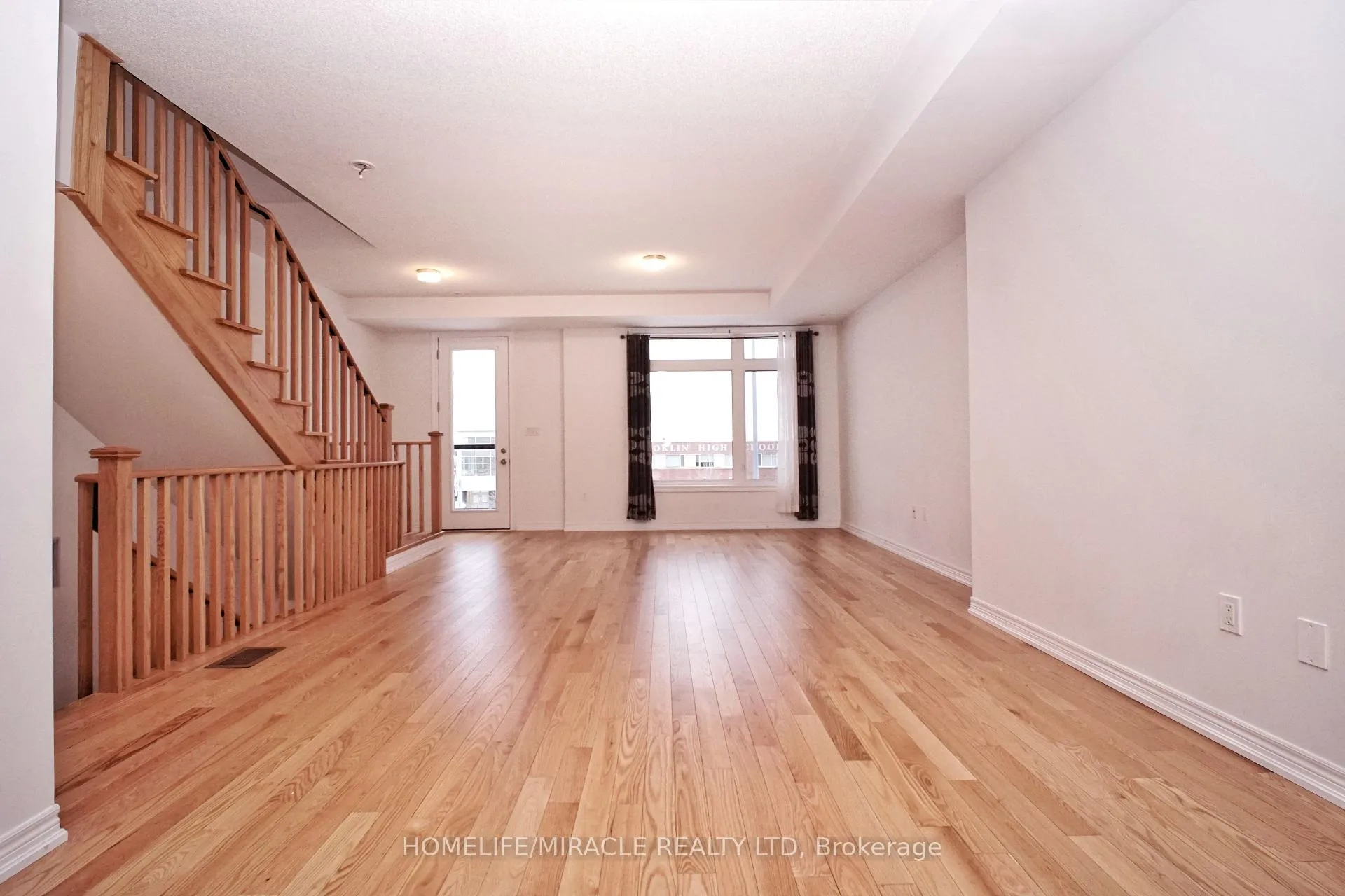Photo 17 of 59 Sorbara Way, Whitby, Brooklin — HOMEH