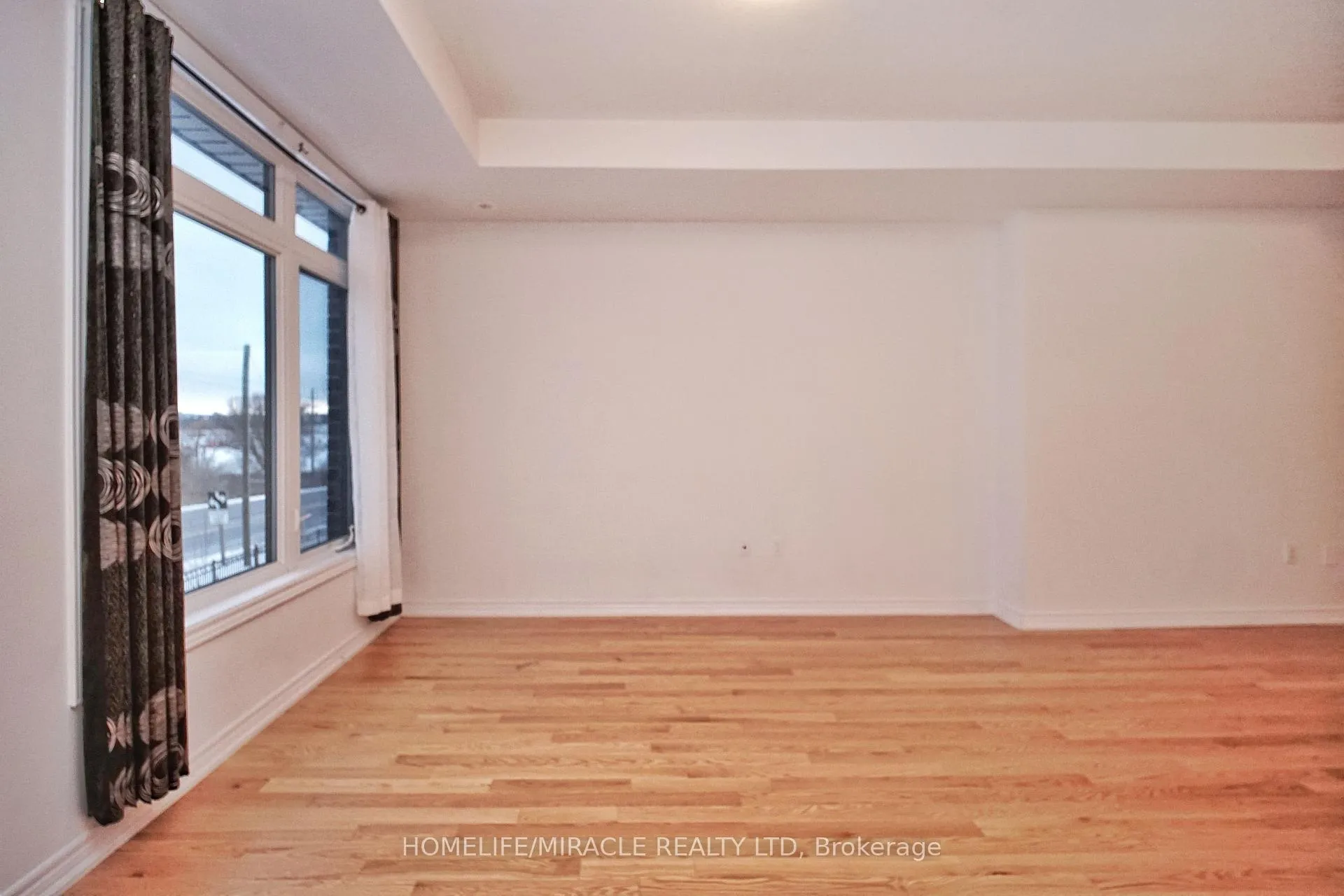 Photo 19 of 59 Sorbara Way, Whitby, Brooklin — HOMEH