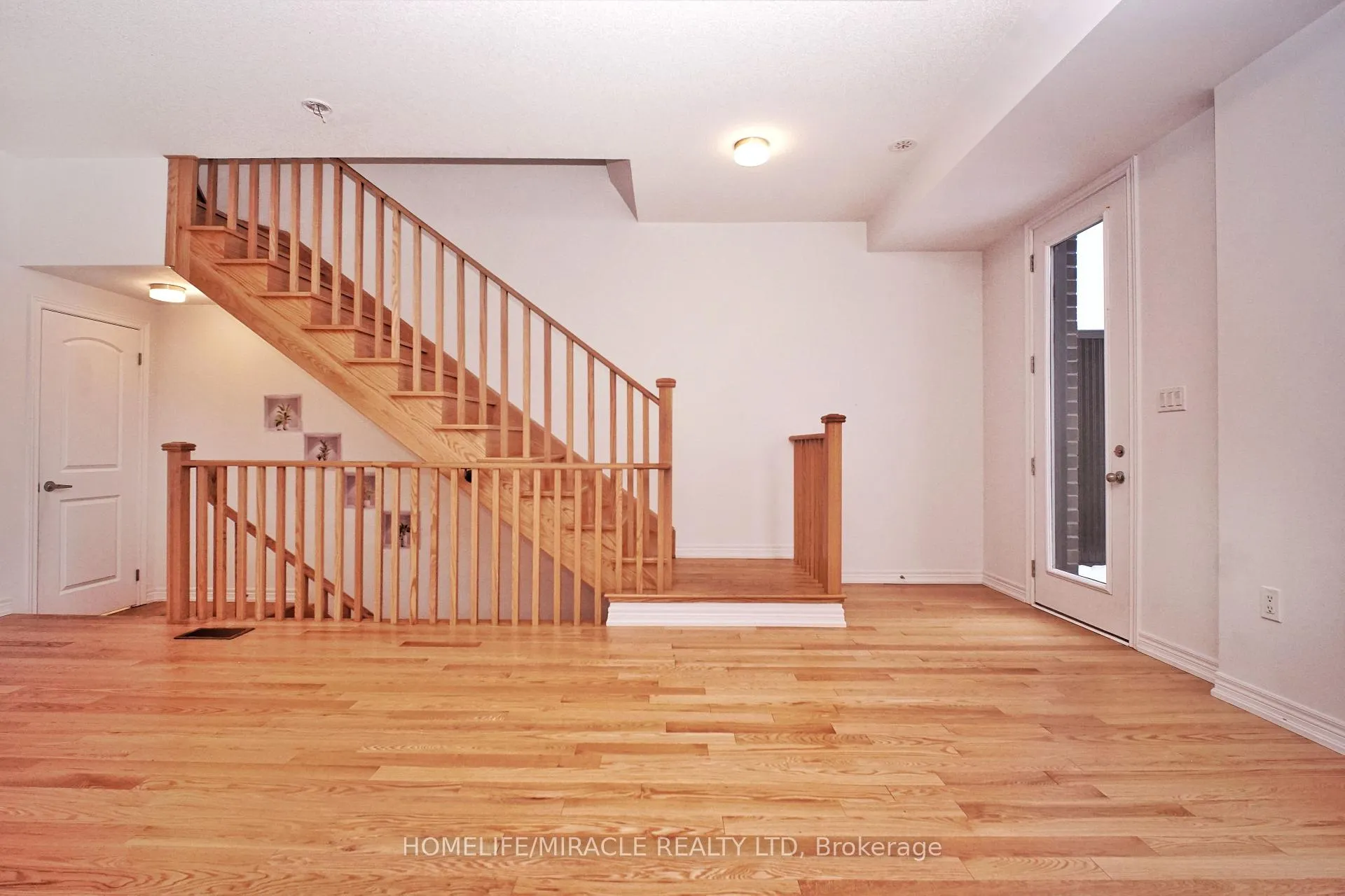 Photo 20 of 59 Sorbara Way, Whitby, Brooklin — HOMEH