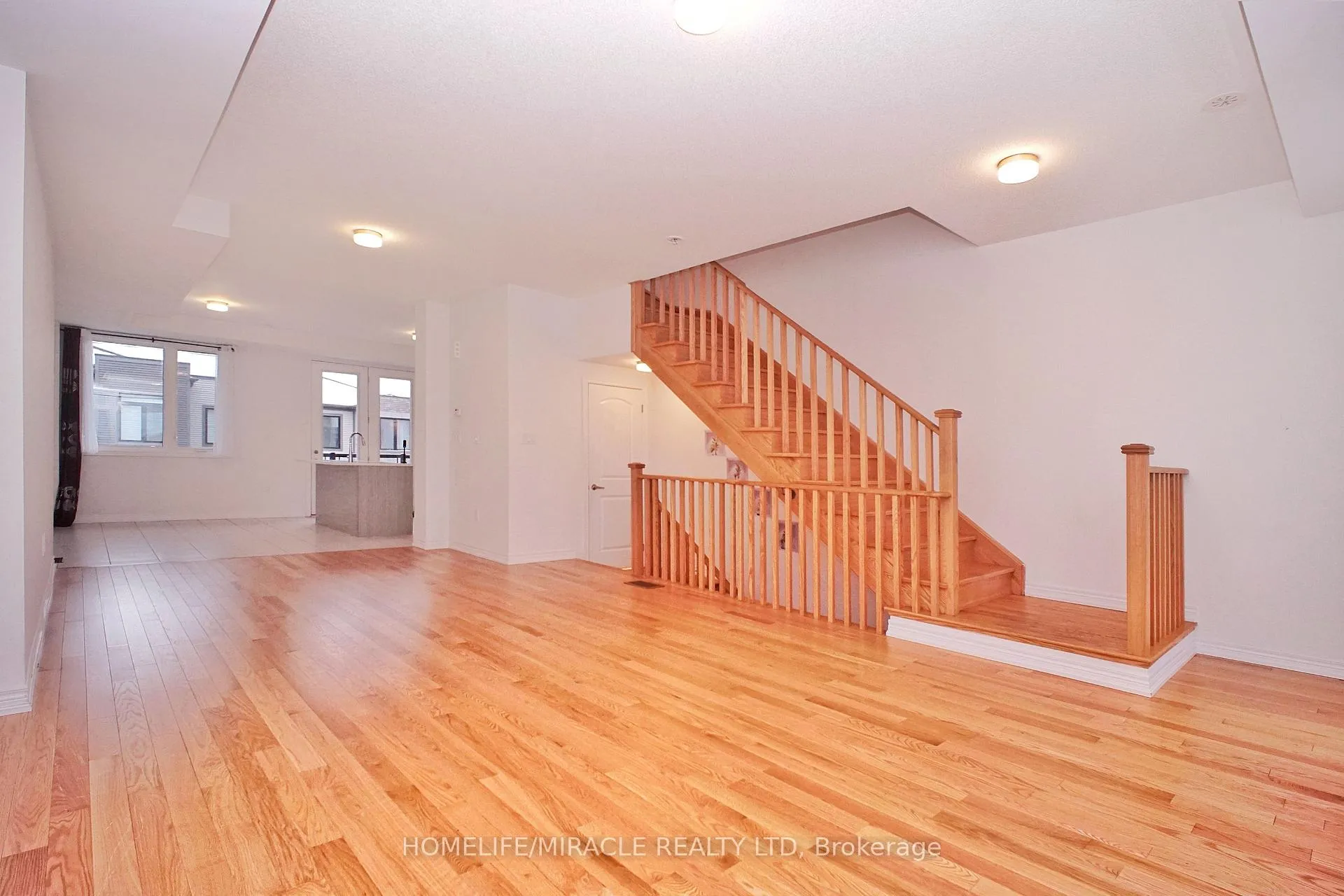 Photo 21 of 59 Sorbara Way, Whitby, Brooklin — HOMEH