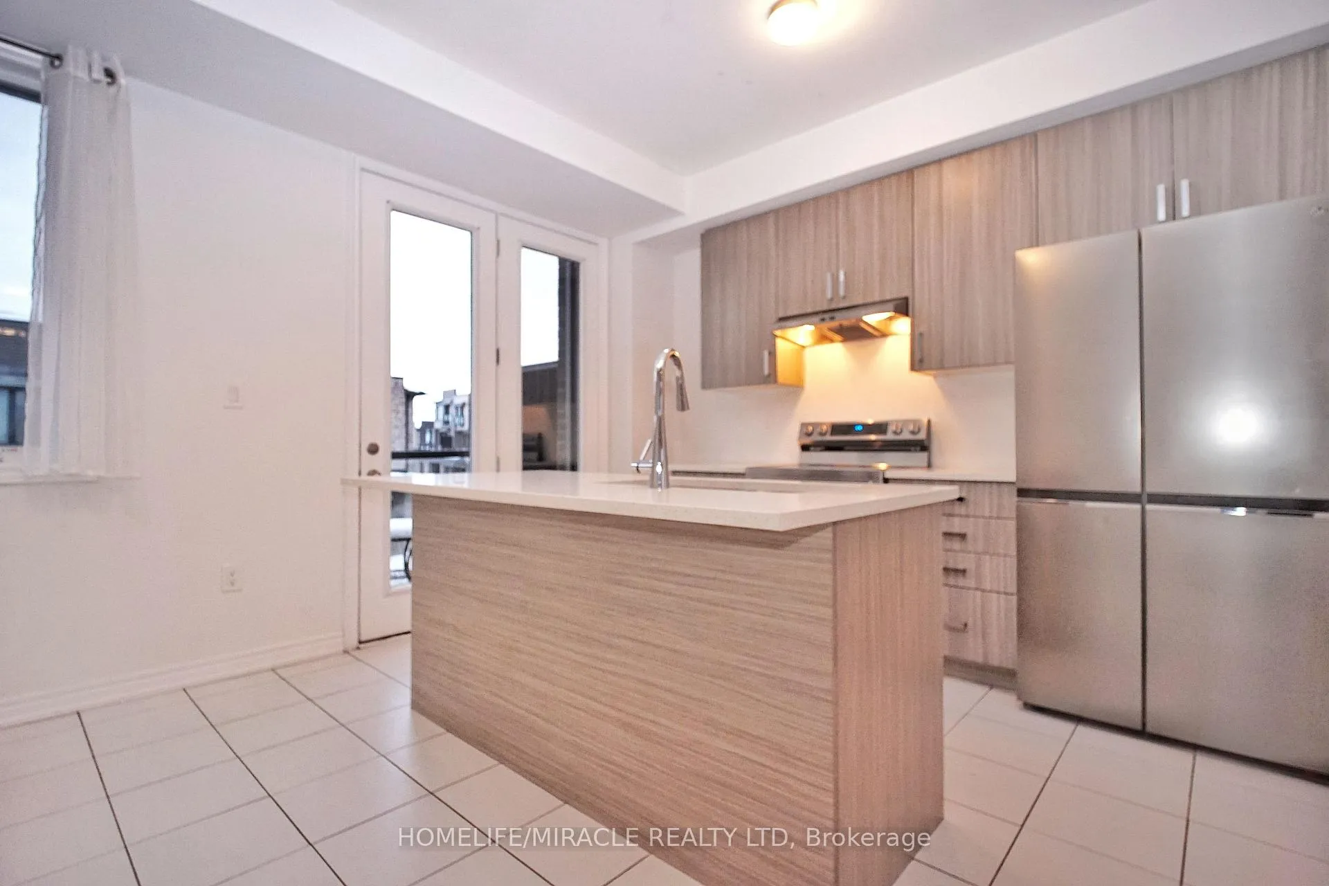 Photo 23 of 59 Sorbara Way, Whitby, Brooklin — HOMEH