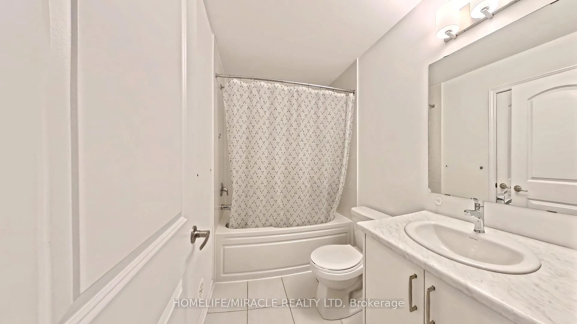 Photo 24 of 59 Sorbara Way, Whitby, Brooklin — HOMEH