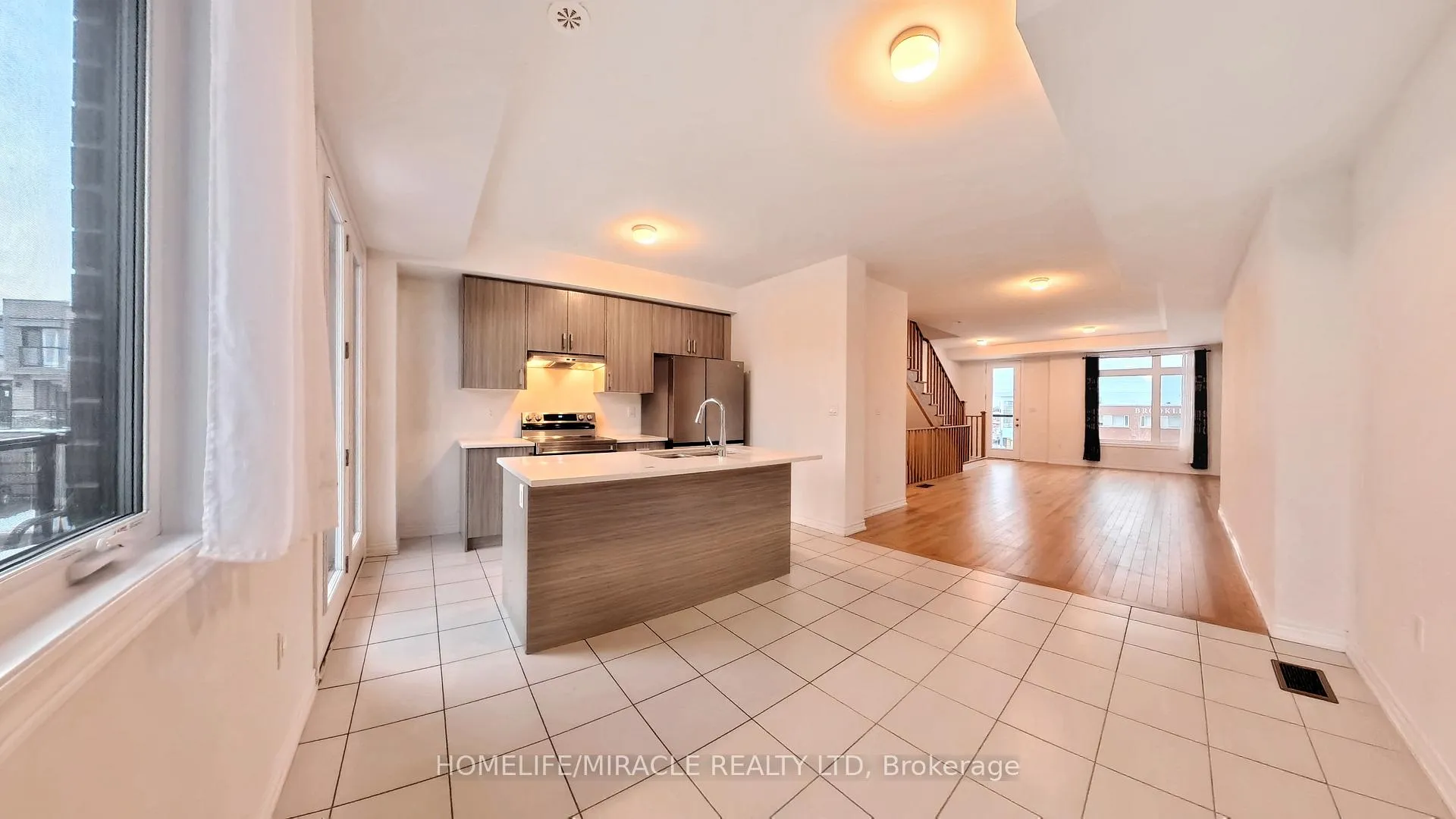 Photo 40 of 59 Sorbara Way, Whitby, Brooklin — HOMEH
