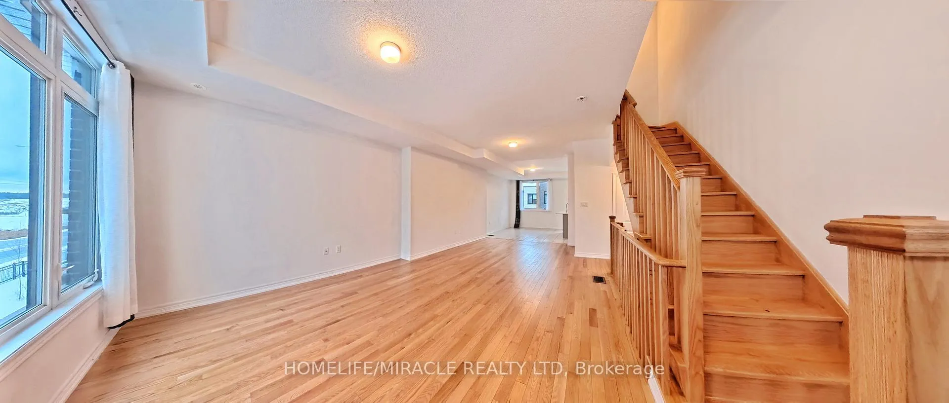 Photo 42 of 59 Sorbara Way, Whitby, Brooklin — HOMEH