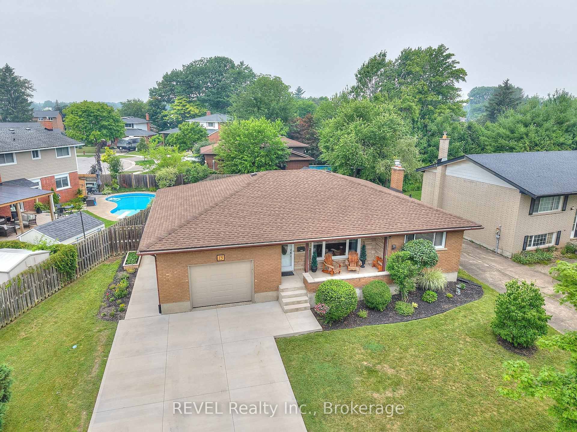 Photo 5 of 15 Wellbrook Boulevard, Welland, Prince Charles — HOMEH
