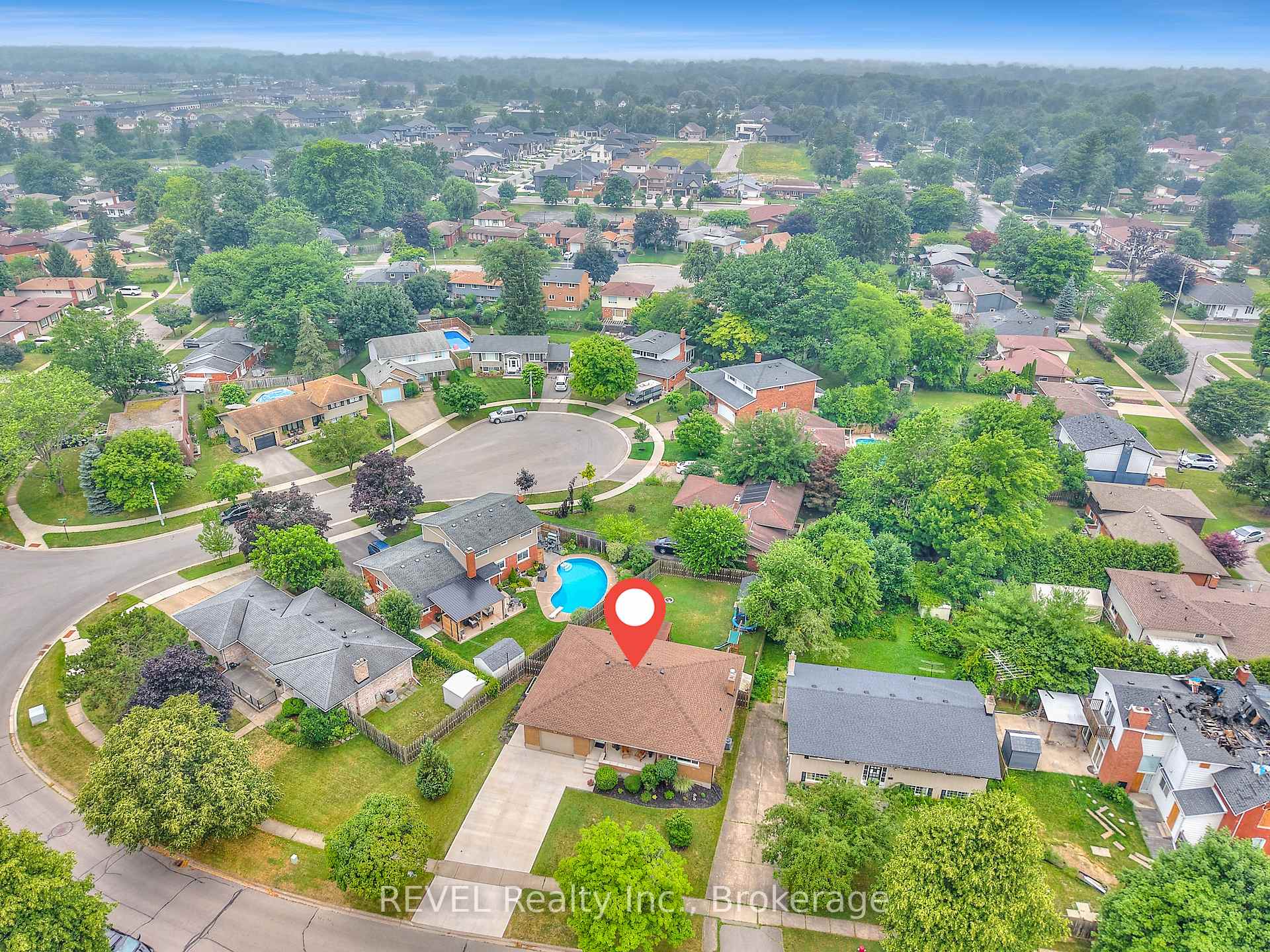 Photo 6 of 15 Wellbrook Boulevard, Welland, Prince Charles — HOMEH