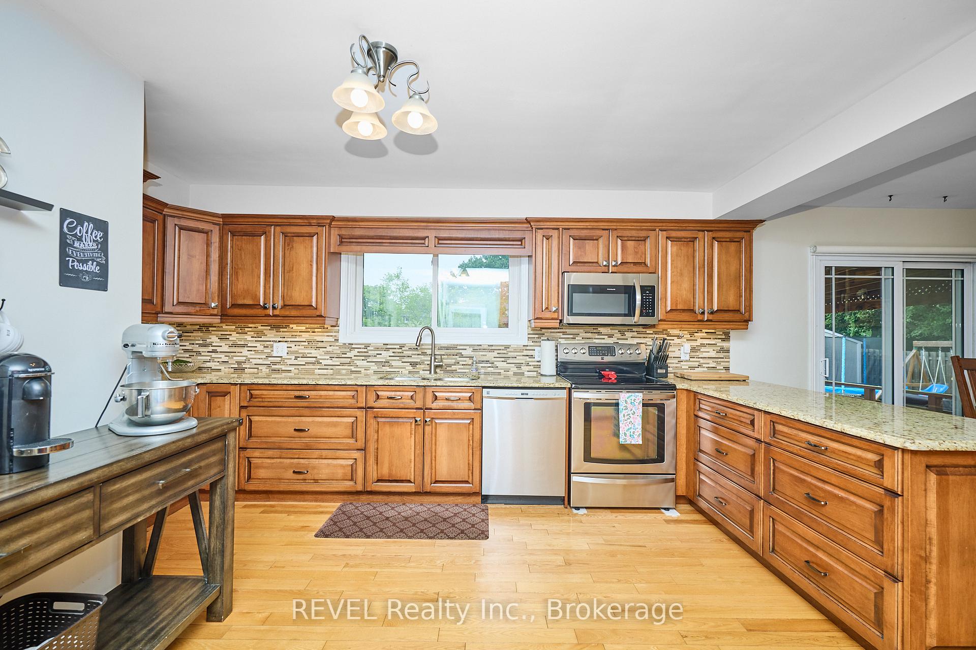 Photo 15 of 15 Wellbrook Boulevard, Welland, Prince Charles — HOMEH