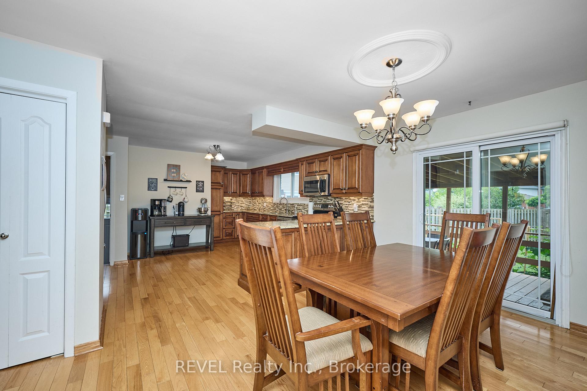 Photo 16 of 15 Wellbrook Boulevard, Welland, Prince Charles — HOMEH