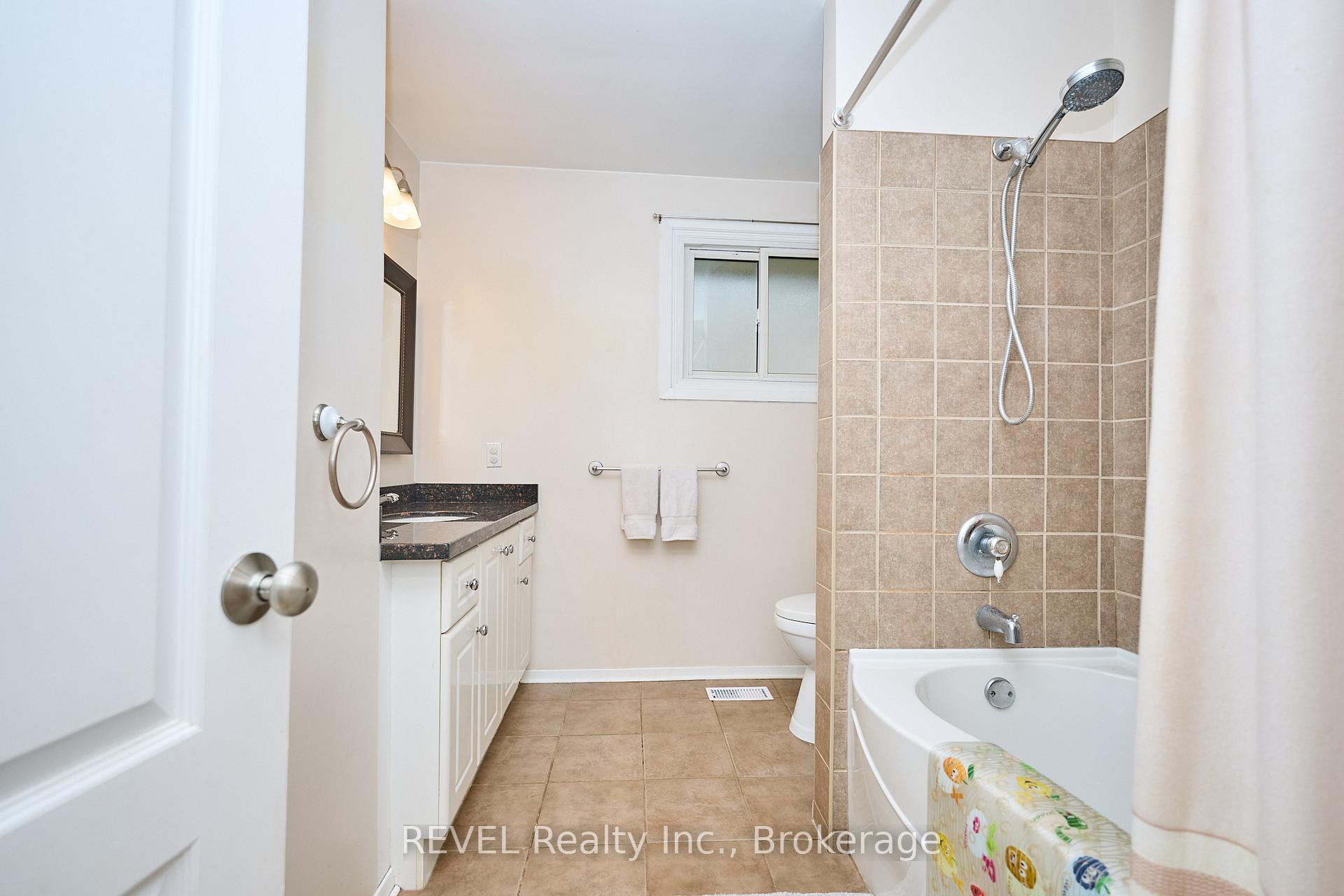 Photo 21 of 15 Wellbrook Boulevard, Welland, Prince Charles — HOMEH