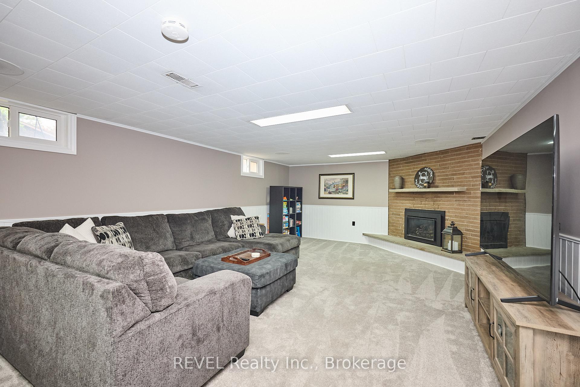 Photo 30 of 15 Wellbrook Boulevard, Welland, Prince Charles — HOMEH