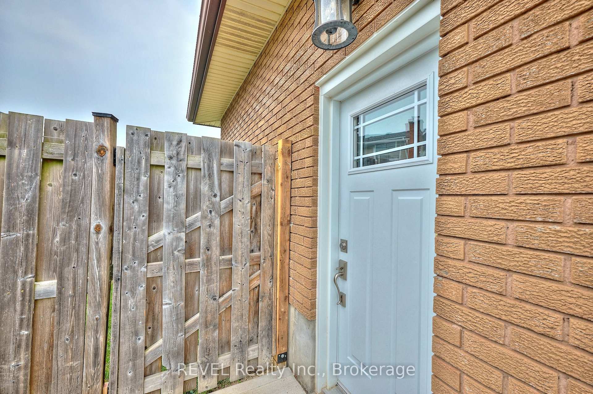 Photo 41 of 15 Wellbrook Boulevard, Welland, Prince Charles — HOMEH