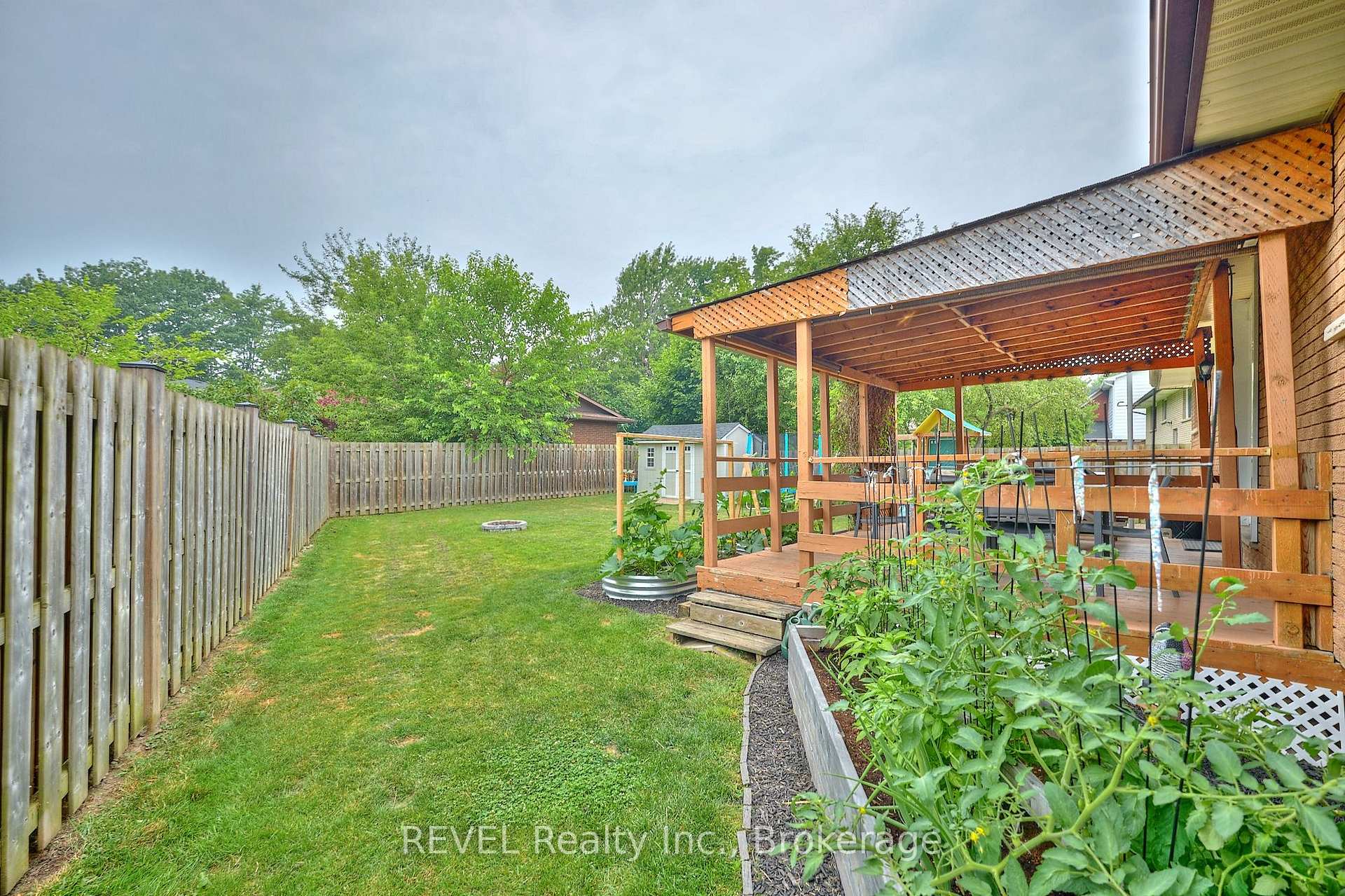 Photo 42 of 15 Wellbrook Boulevard, Welland, Prince Charles — HOMEH