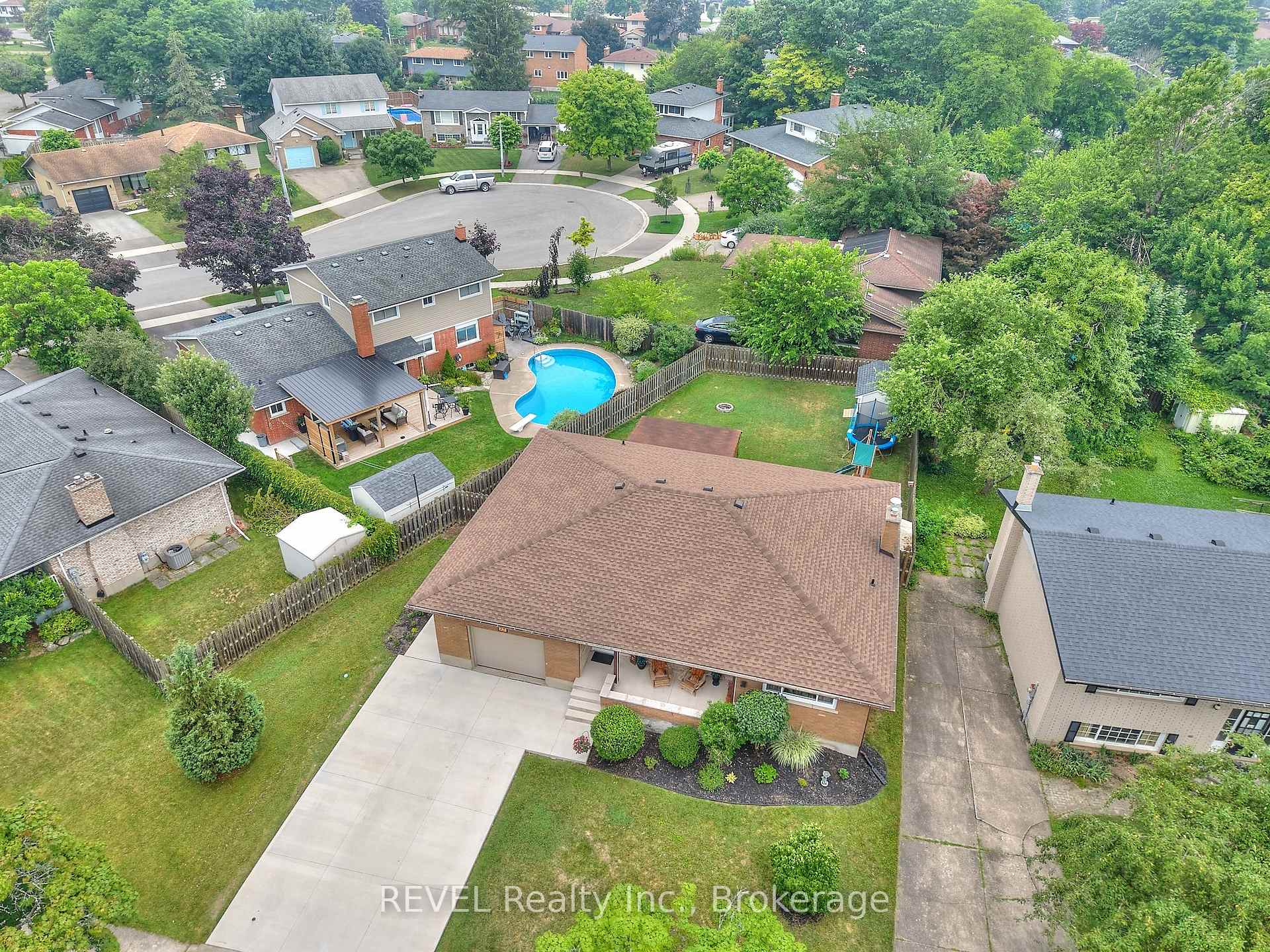 Photo 49 of 15 Wellbrook Boulevard, Welland, Prince Charles — HOMEH