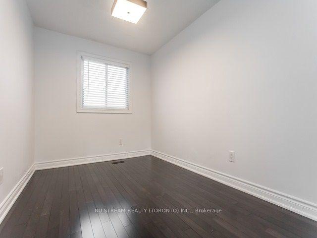 Photo 5 of 8 Peachtree Place, Vaughan, Glen Shields — HOMEH