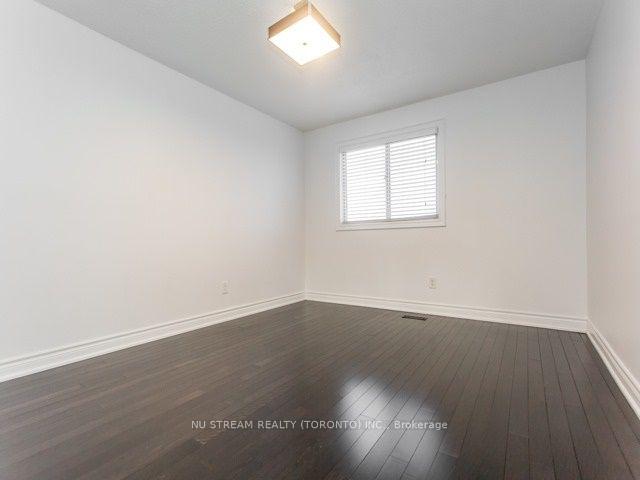 Photo 6 of 8 Peachtree Place, Vaughan, Glen Shields — HOMEH