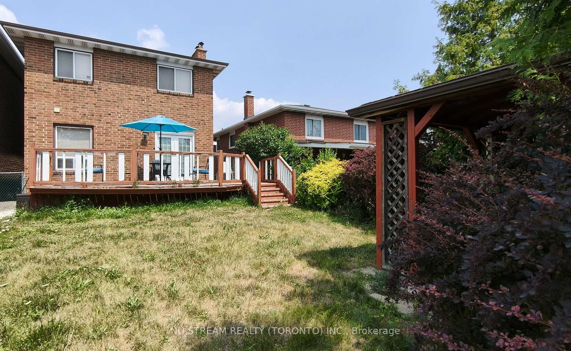 Photo 12 of 8 Peachtree Place, Vaughan, Glen Shields — HOMEH