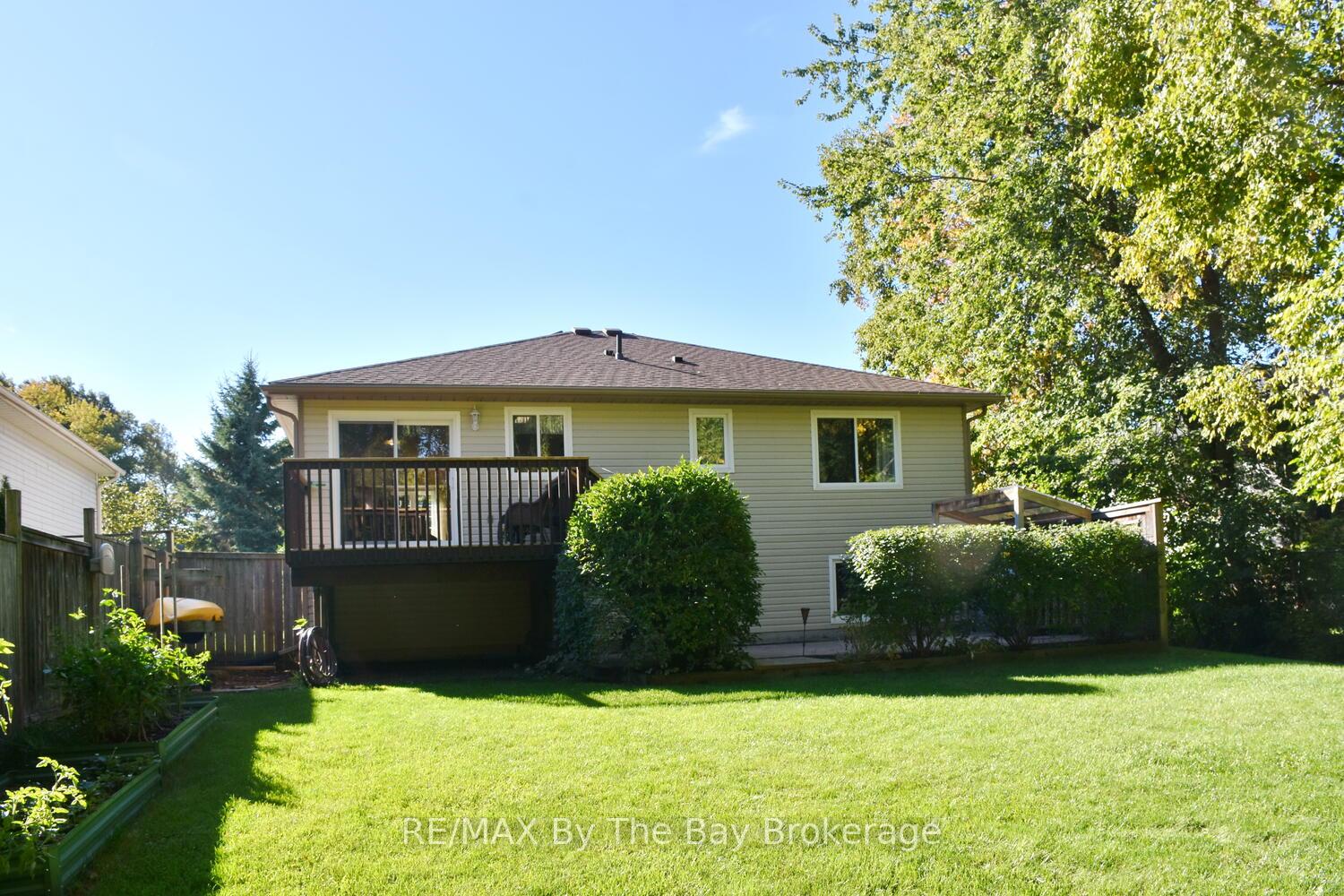 Photo 32 of 60 Caribou Trail, Wasaga Beach — HOMEH