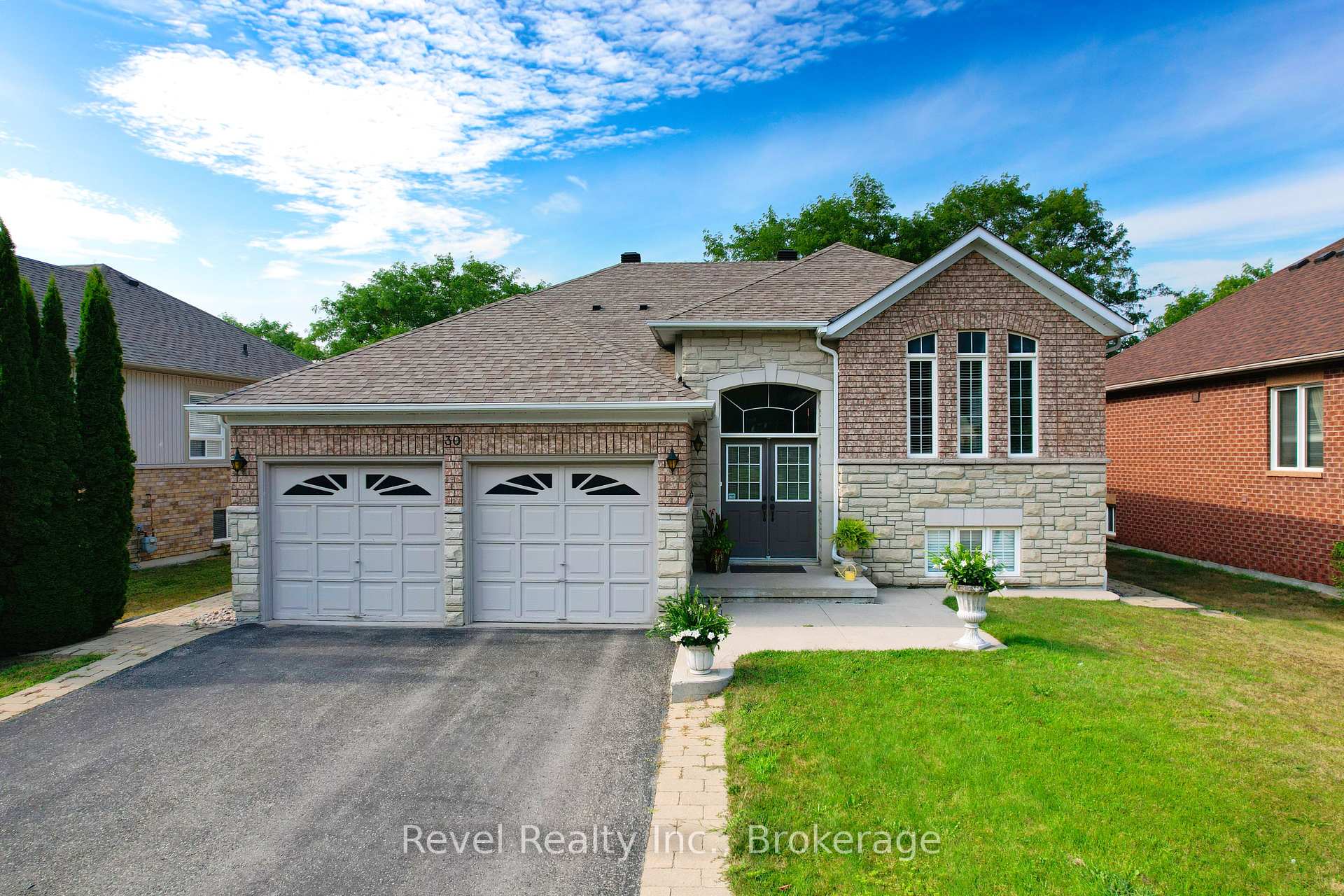 Front of 30 Cranberry Heights