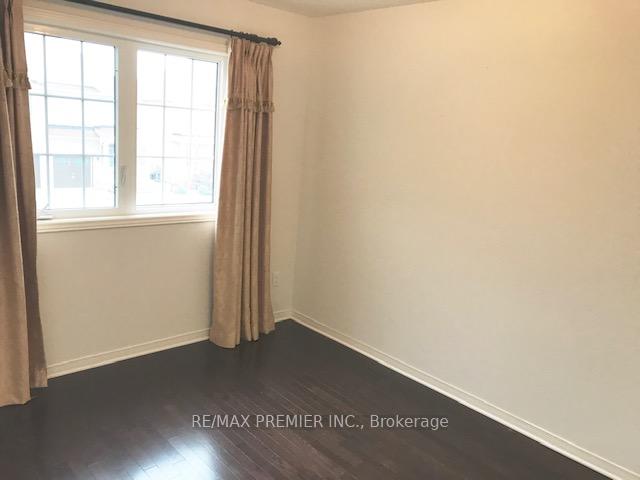Photo 8 of 61 Manordale Crescent, Vaughan, Vellore Village — HOMEH
