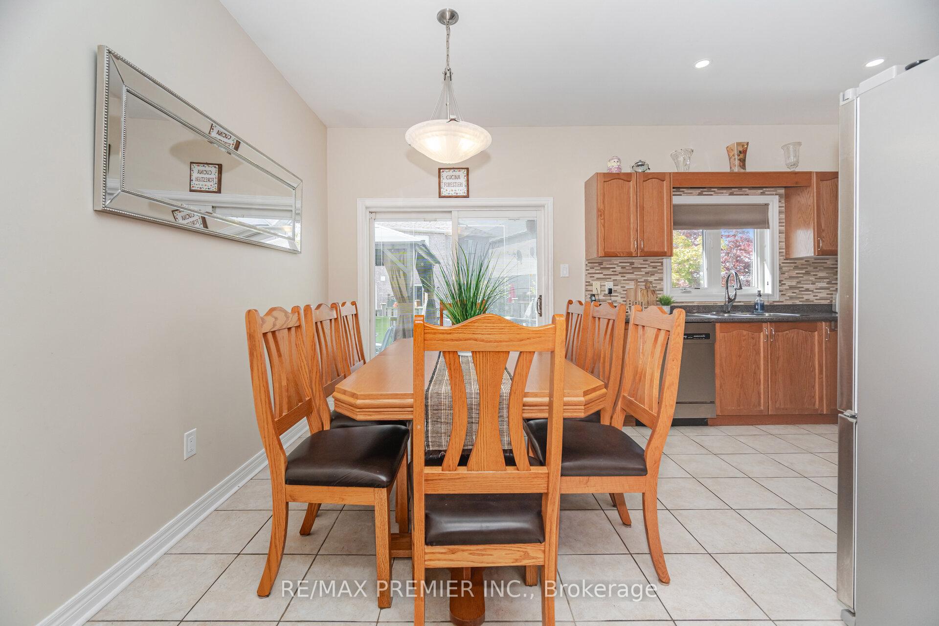 Photo 10 of 183 Regency View Heights, Vaughan, Rural Vaughan — HOMEH