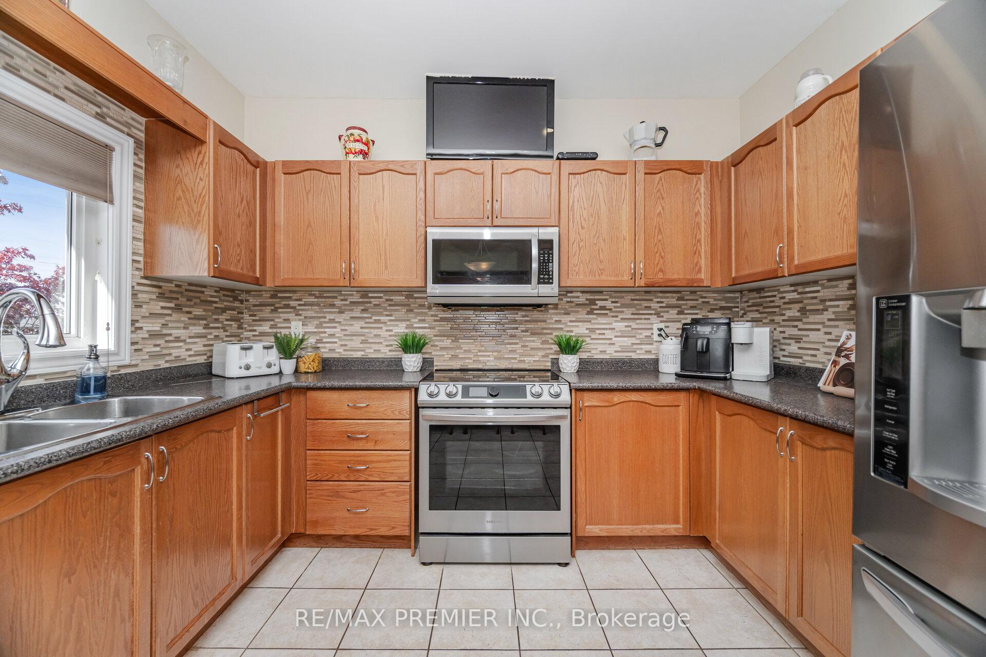 Photo 12 of 183 Regency View Heights, Vaughan, Rural Vaughan — HOMEH