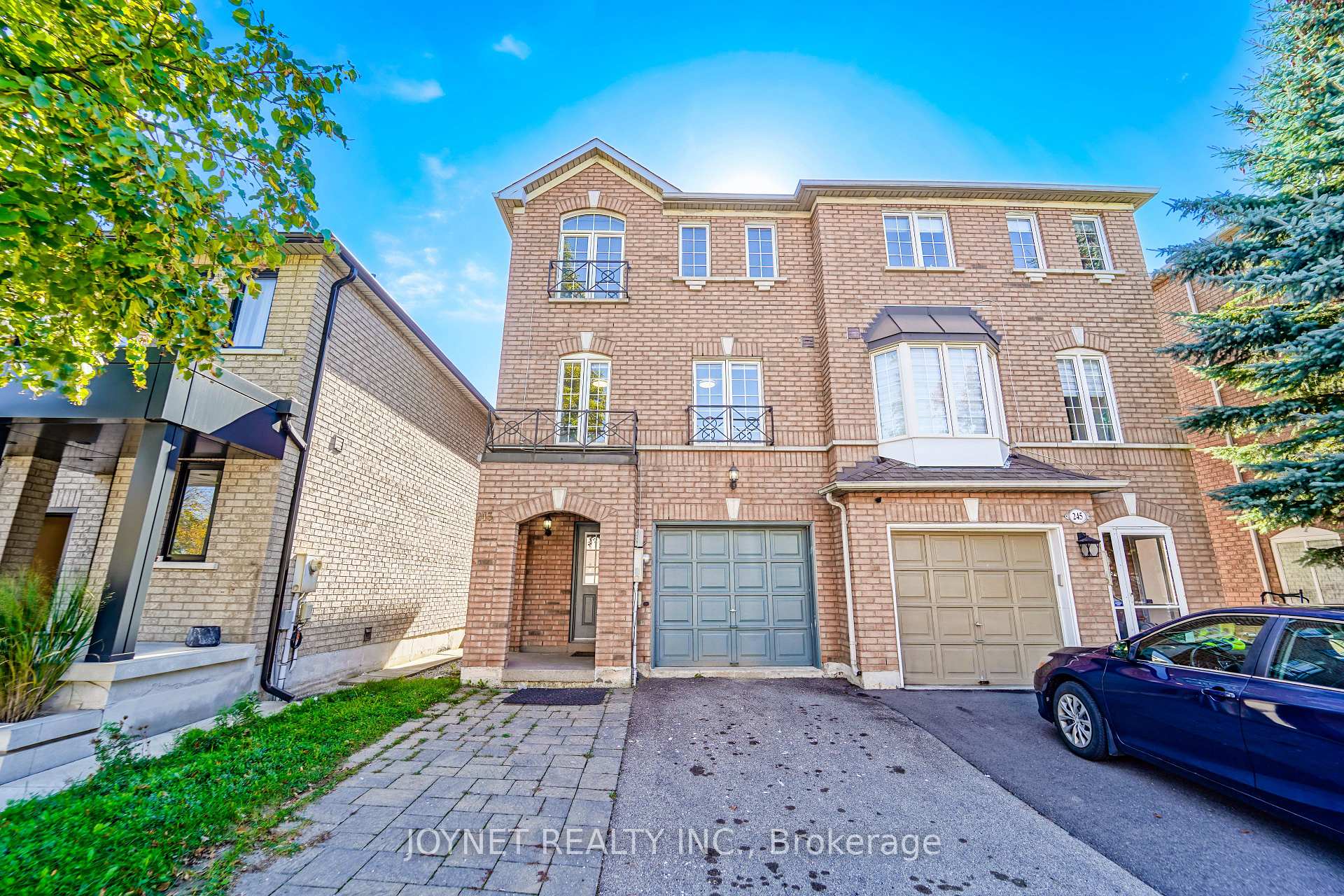 Photo 1 of 243 Yellowood Circle, Vaughan, Patterson — HOMEH