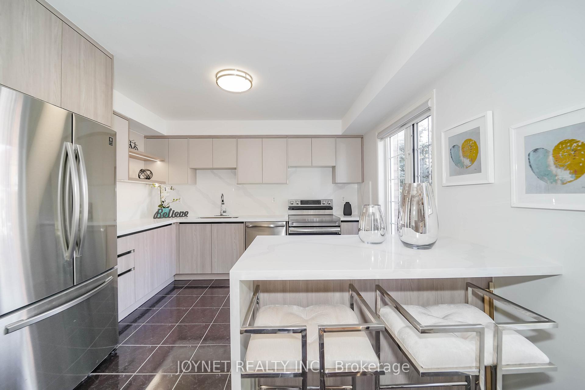 Photo 18 of 243 Yellowood Circle, Vaughan, Patterson — HOMEH