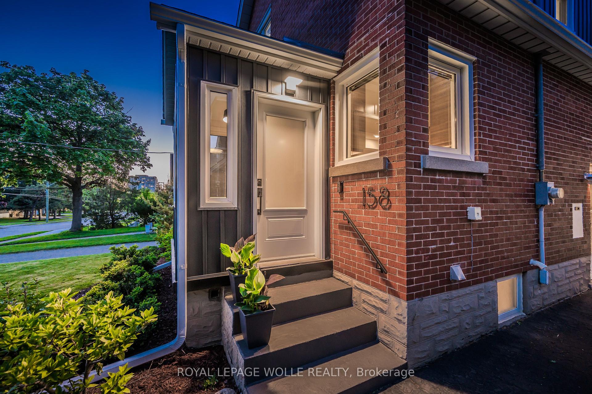 Photo 5 of 158 Lucan Avenue, Waterloo — HOMEH