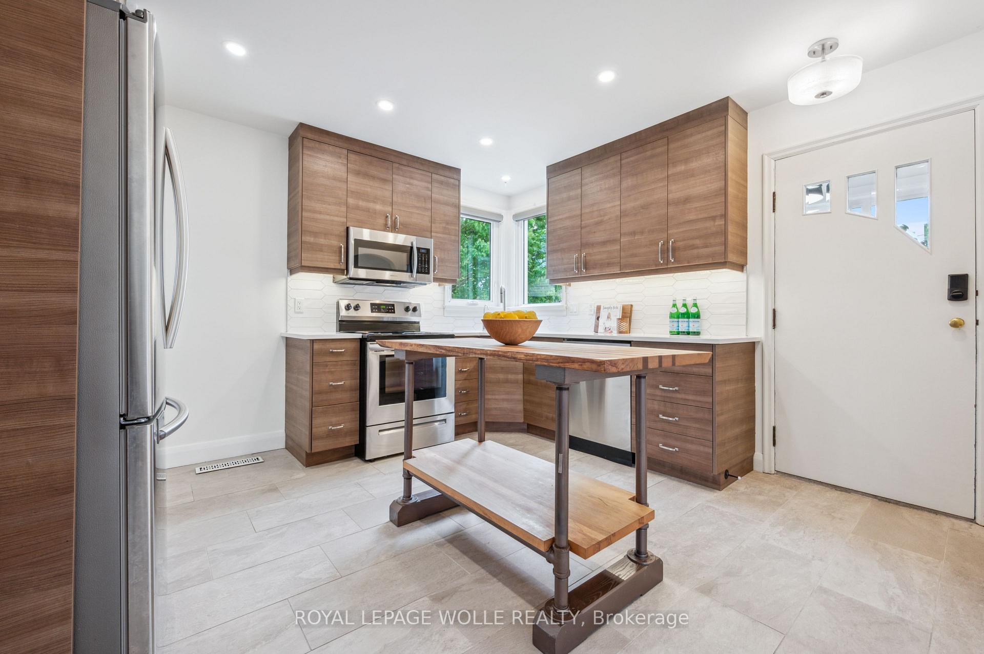 Photo 8 of 158 Lucan Avenue, Waterloo — HOMEH