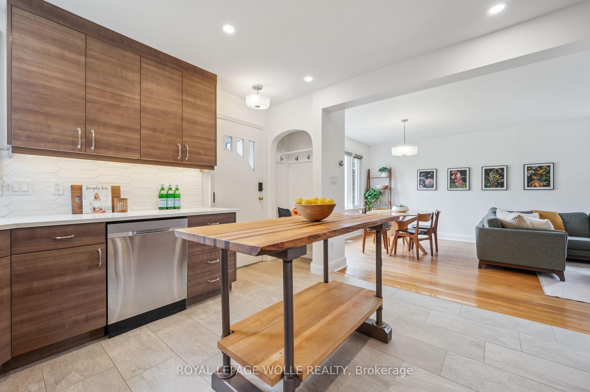 Photo 9 of 158 Lucan Avenue, Waterloo — HOMEH