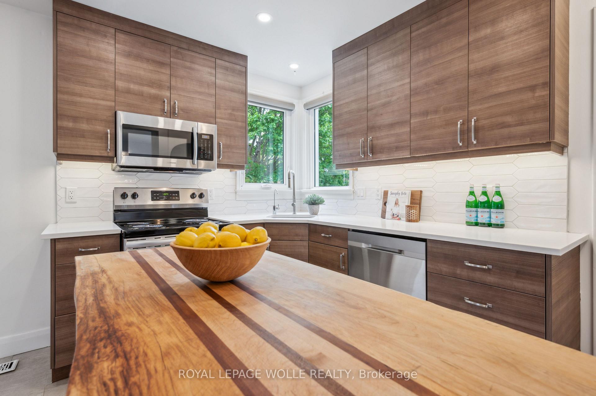 Photo 10 of 158 Lucan Avenue, Waterloo — HOMEH