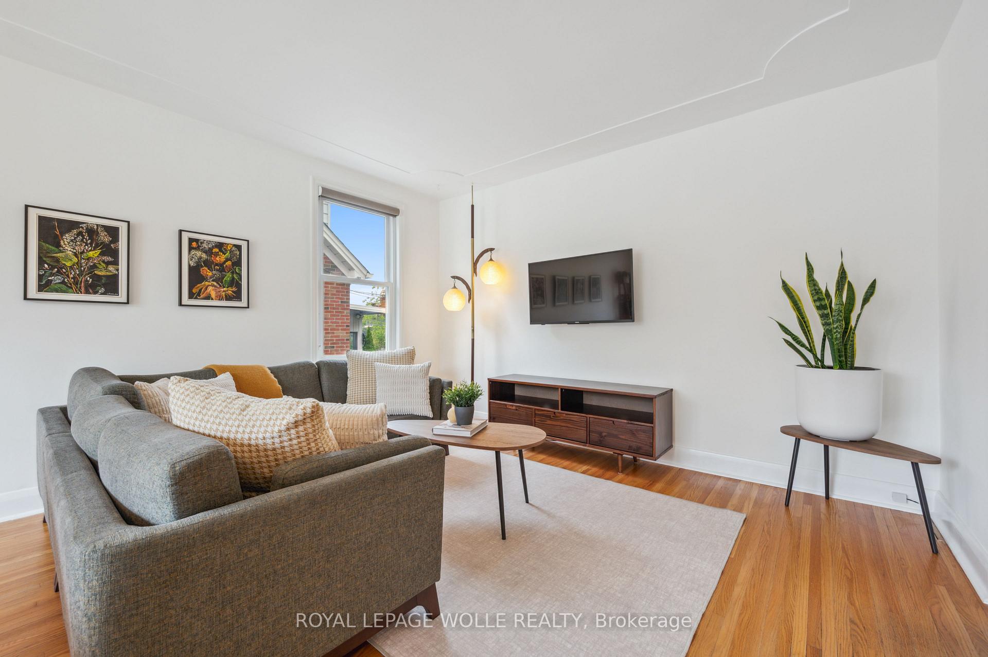 Photo 19 of 158 Lucan Avenue, Waterloo — HOMEH