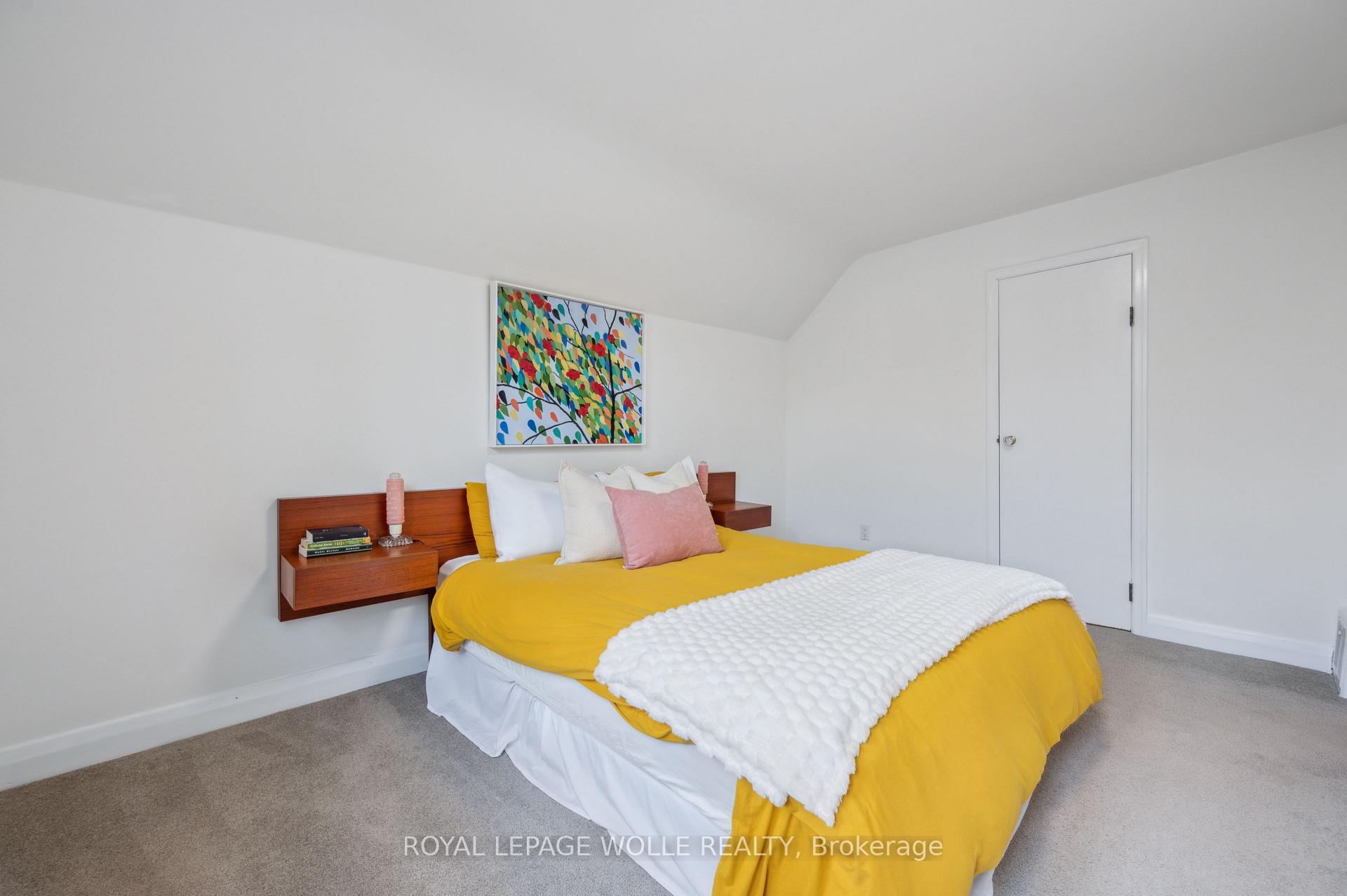 Photo 25 of 158 Lucan Avenue, Waterloo — HOMEH