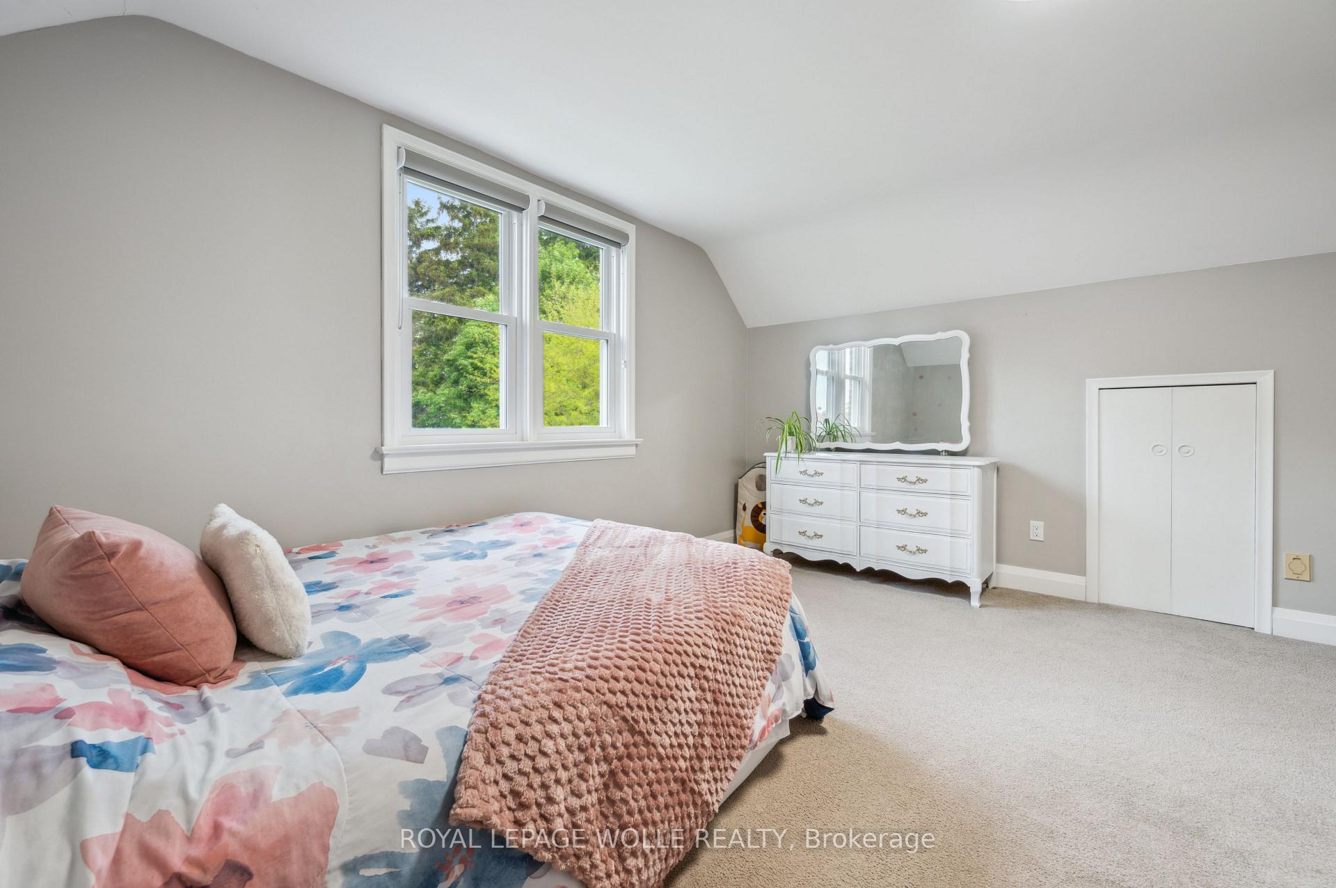 Photo 28 of 158 Lucan Avenue, Waterloo — HOMEH