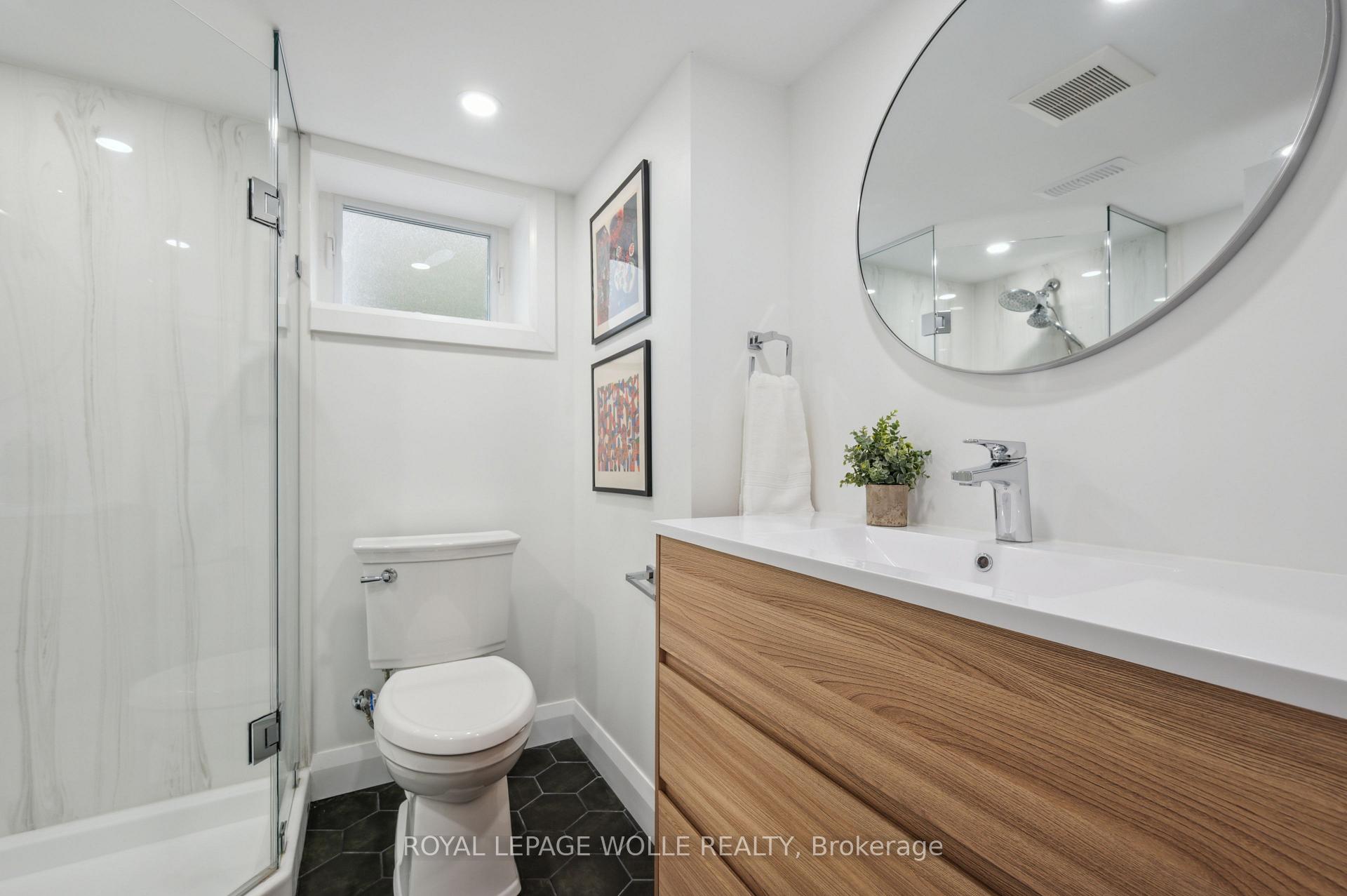 Photo 32 of 158 Lucan Avenue, Waterloo — HOMEH