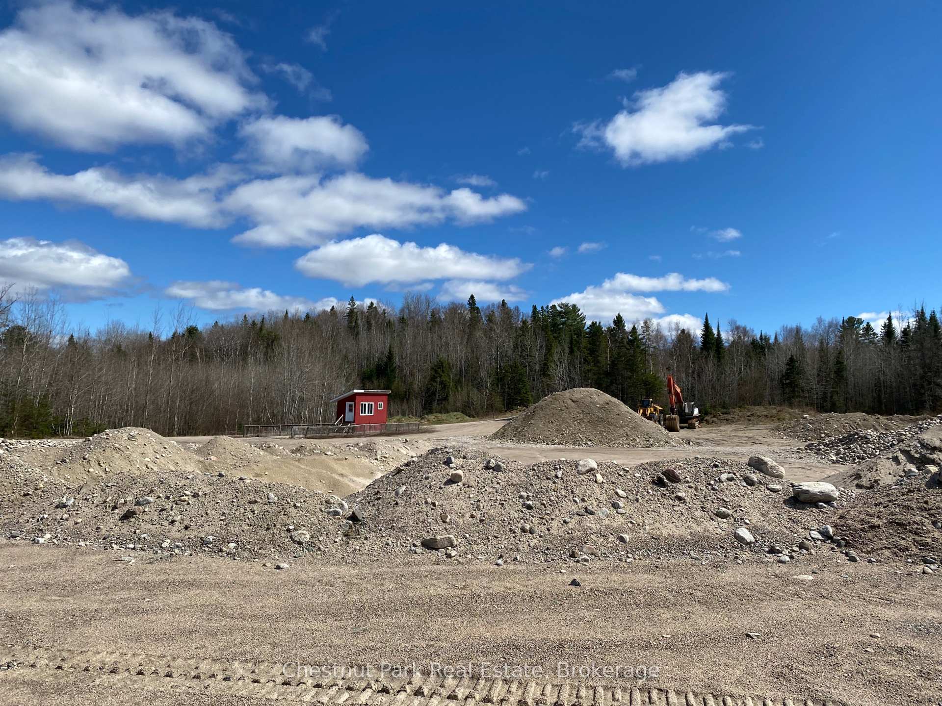Photo 11 of 1302 Garage Road, Armour — HOMEH