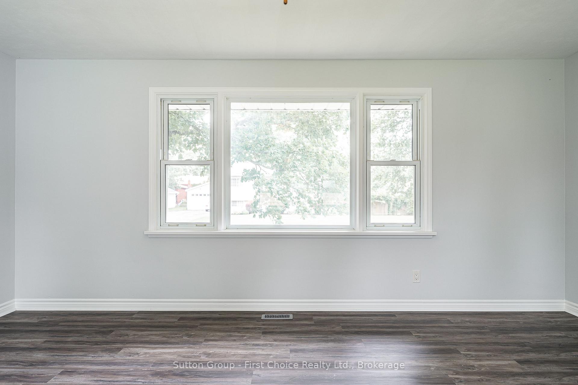 Photo 5 of 44 Huron Road, West Perth, Mitchell — HOMEH