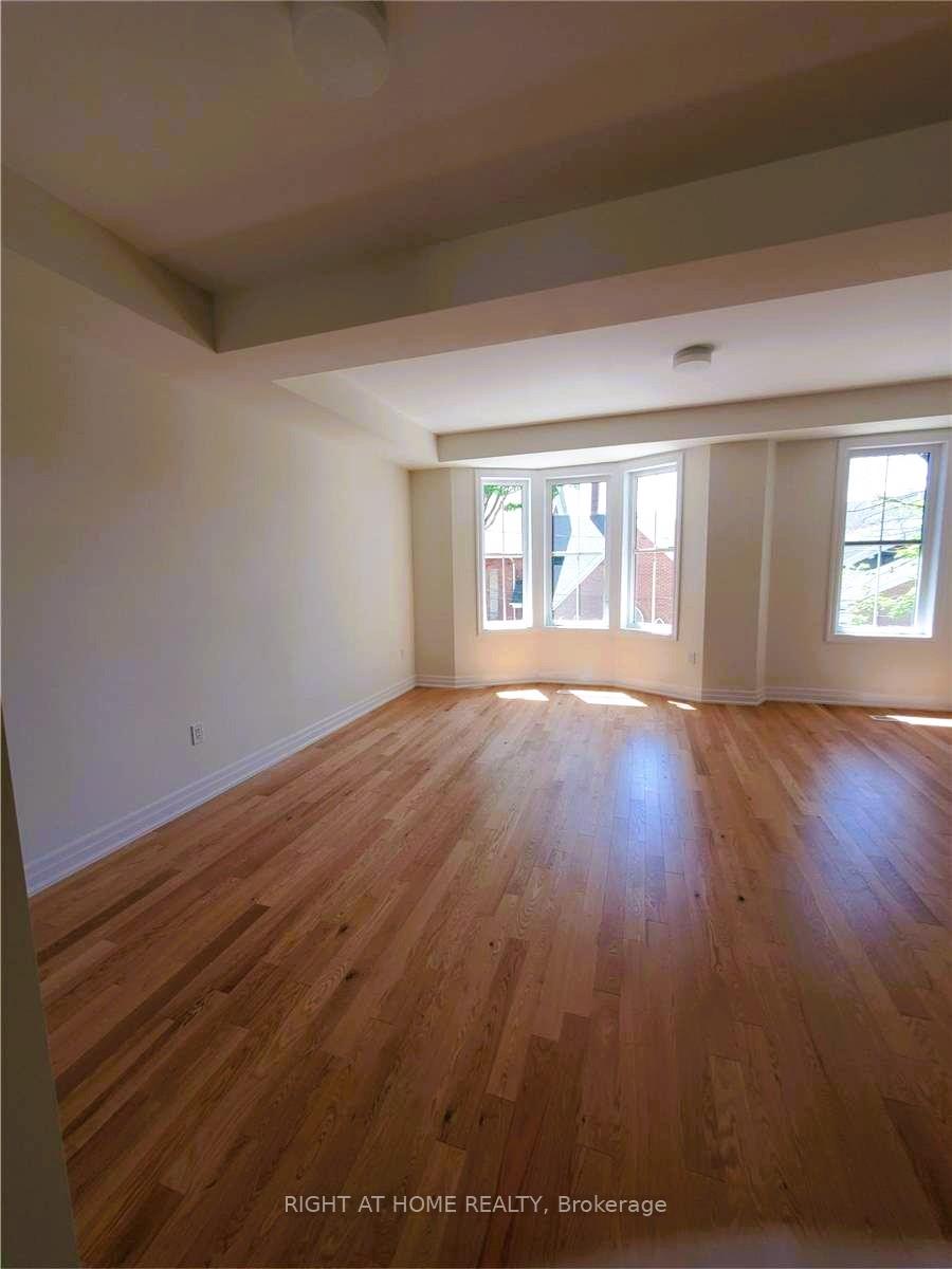 Photo 3 of Unit 3, 2 Church Street, Vaughan, Maple — HOMEH