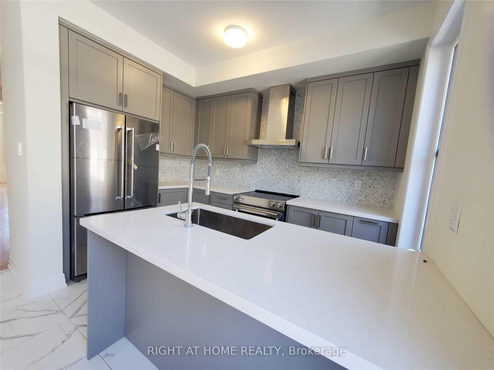 Photo 5 of Unit 3, 2 Church Street, Vaughan, Maple — HOMEH